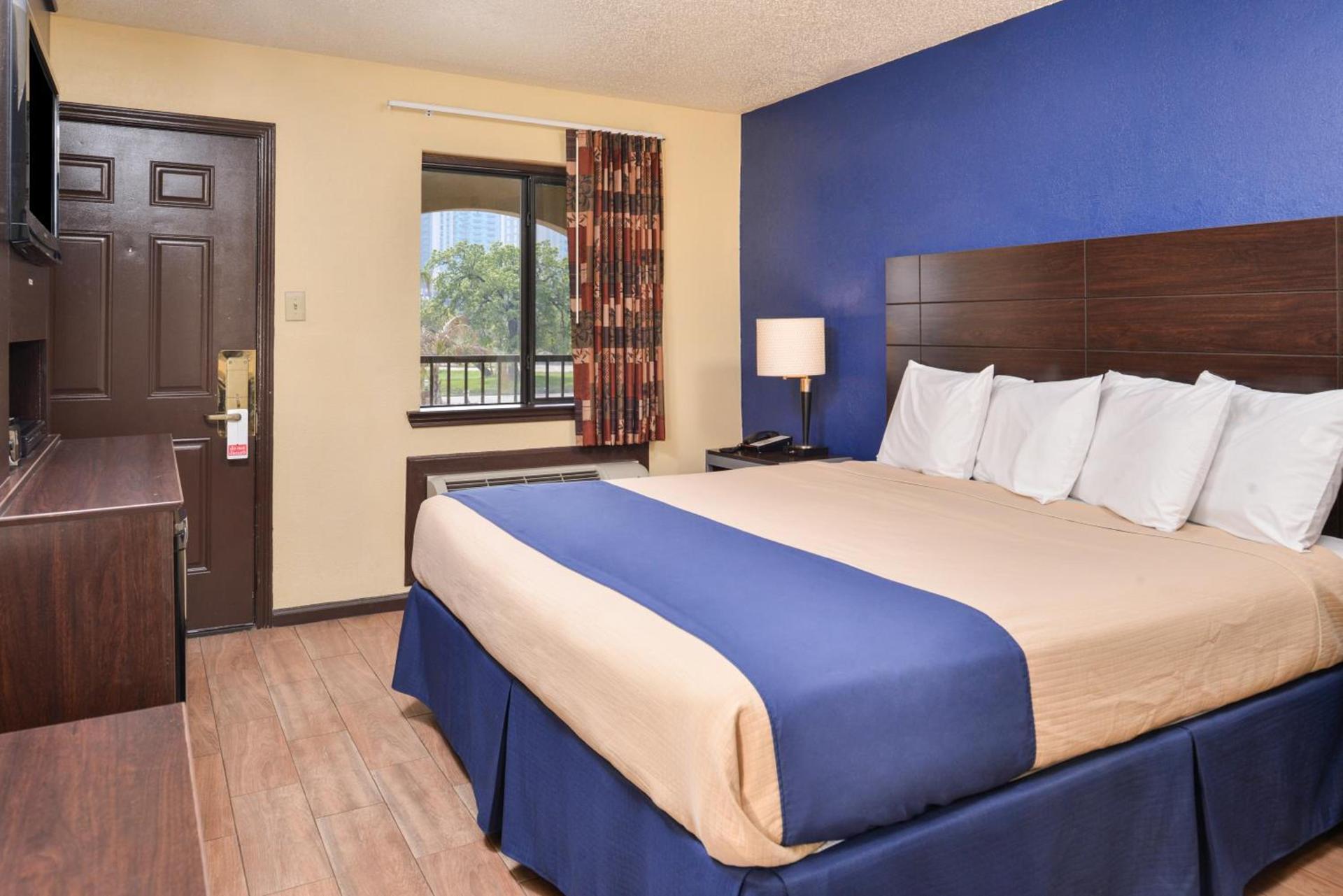 Americas Best Value Inn Medical Center Downtown photo 13