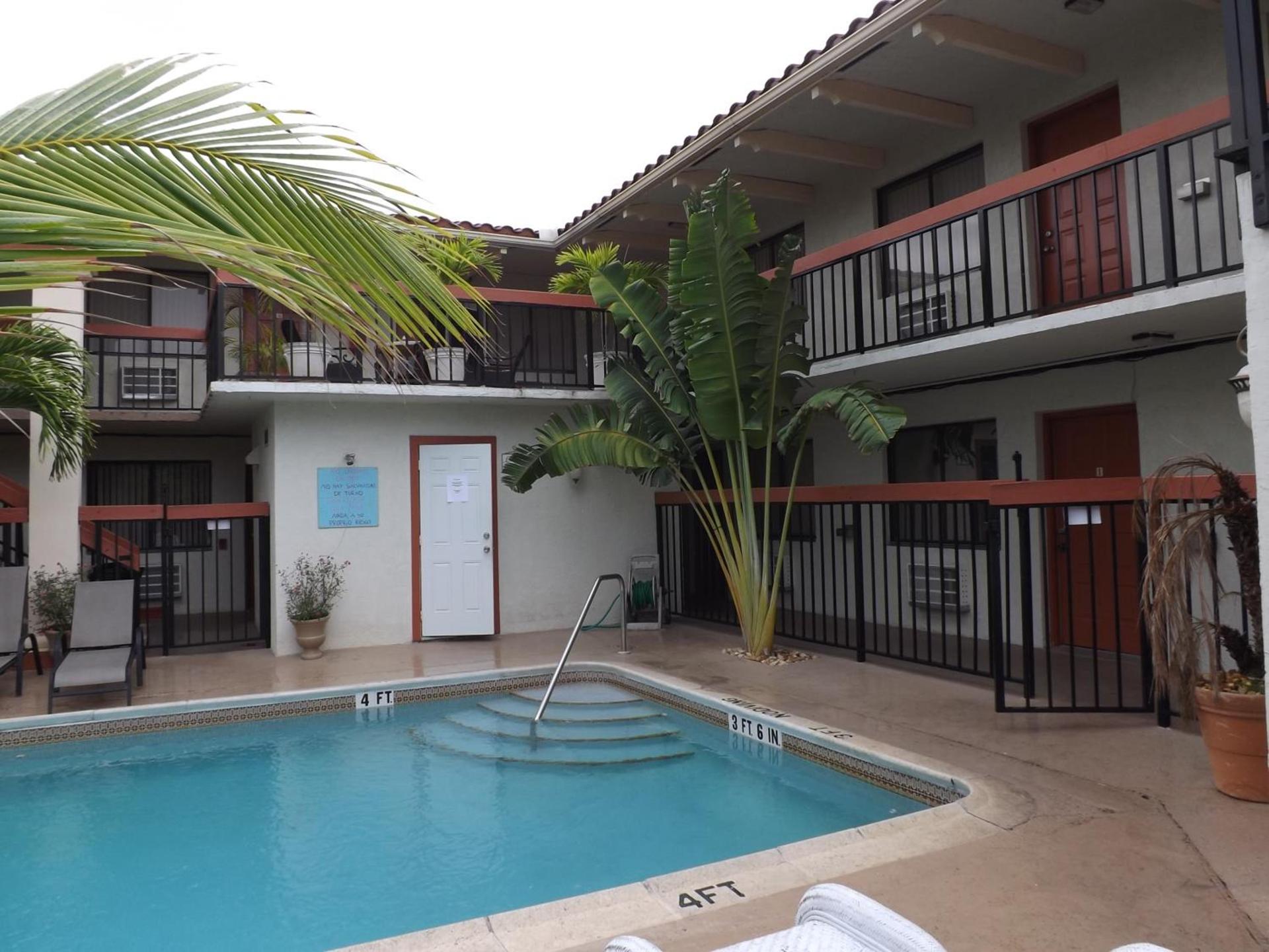Palm Breeze Hotel photo 32