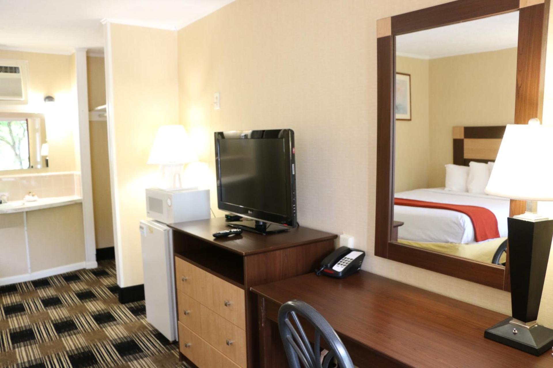 Castlewood Inn photo 4