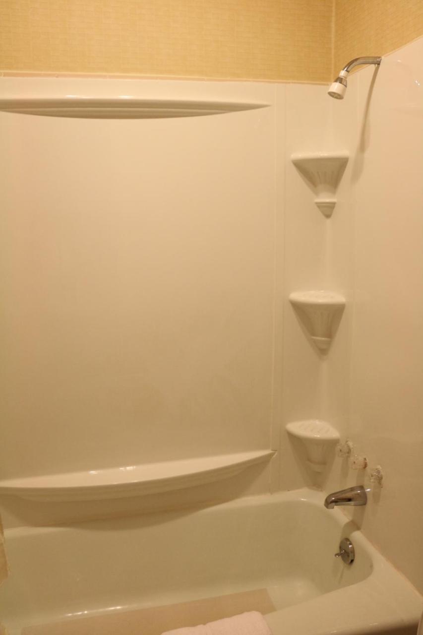 Castlewood Inn photo 8