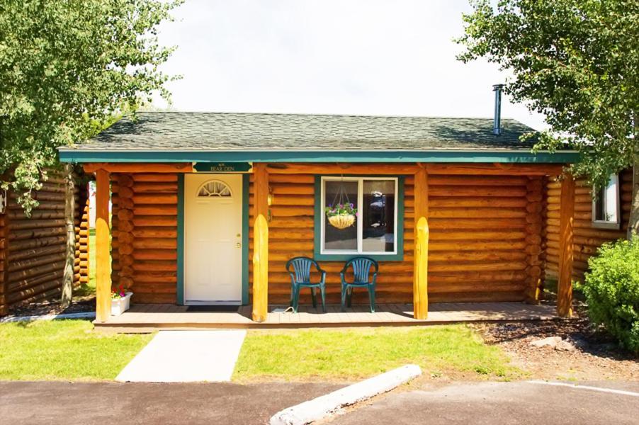 Cabin Creek Inn photo 65