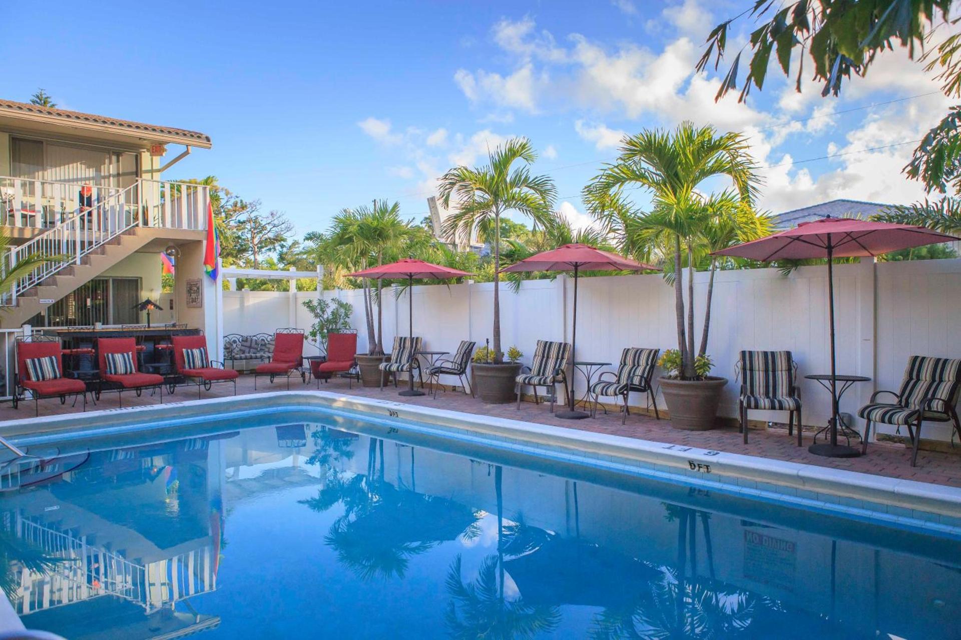 The Big Coconut Guesthouse - Gay Men's Resort photo 3