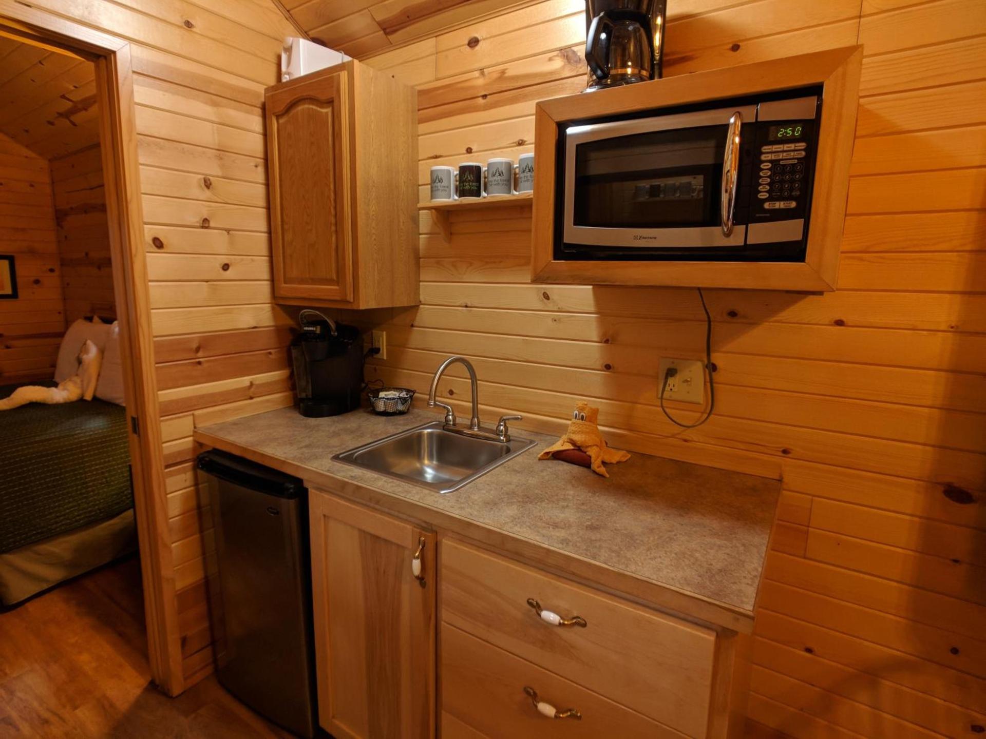 Emerald Forest Cabins photo 27