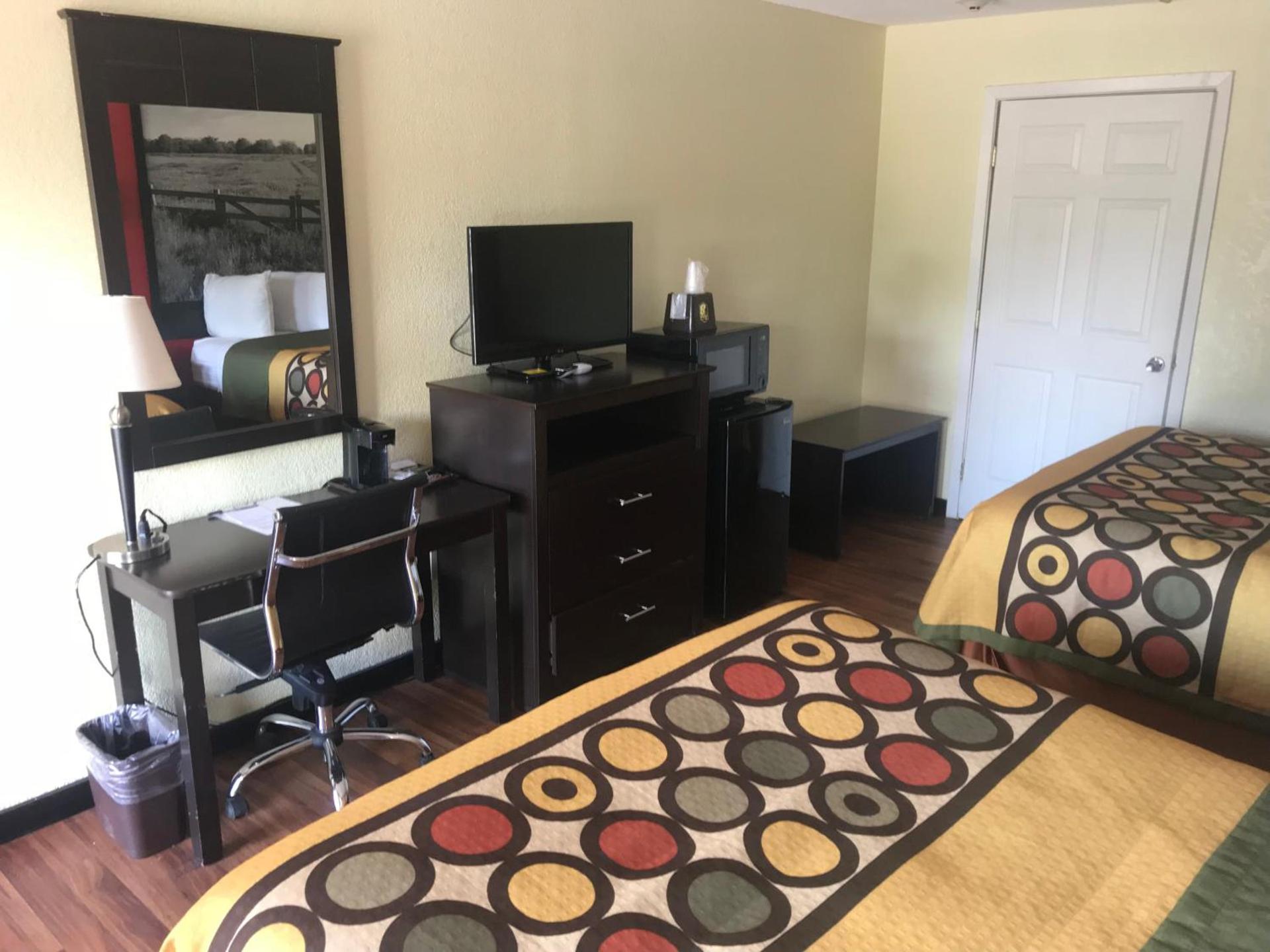 Super 8 by Wyndham Corsicana photo 6