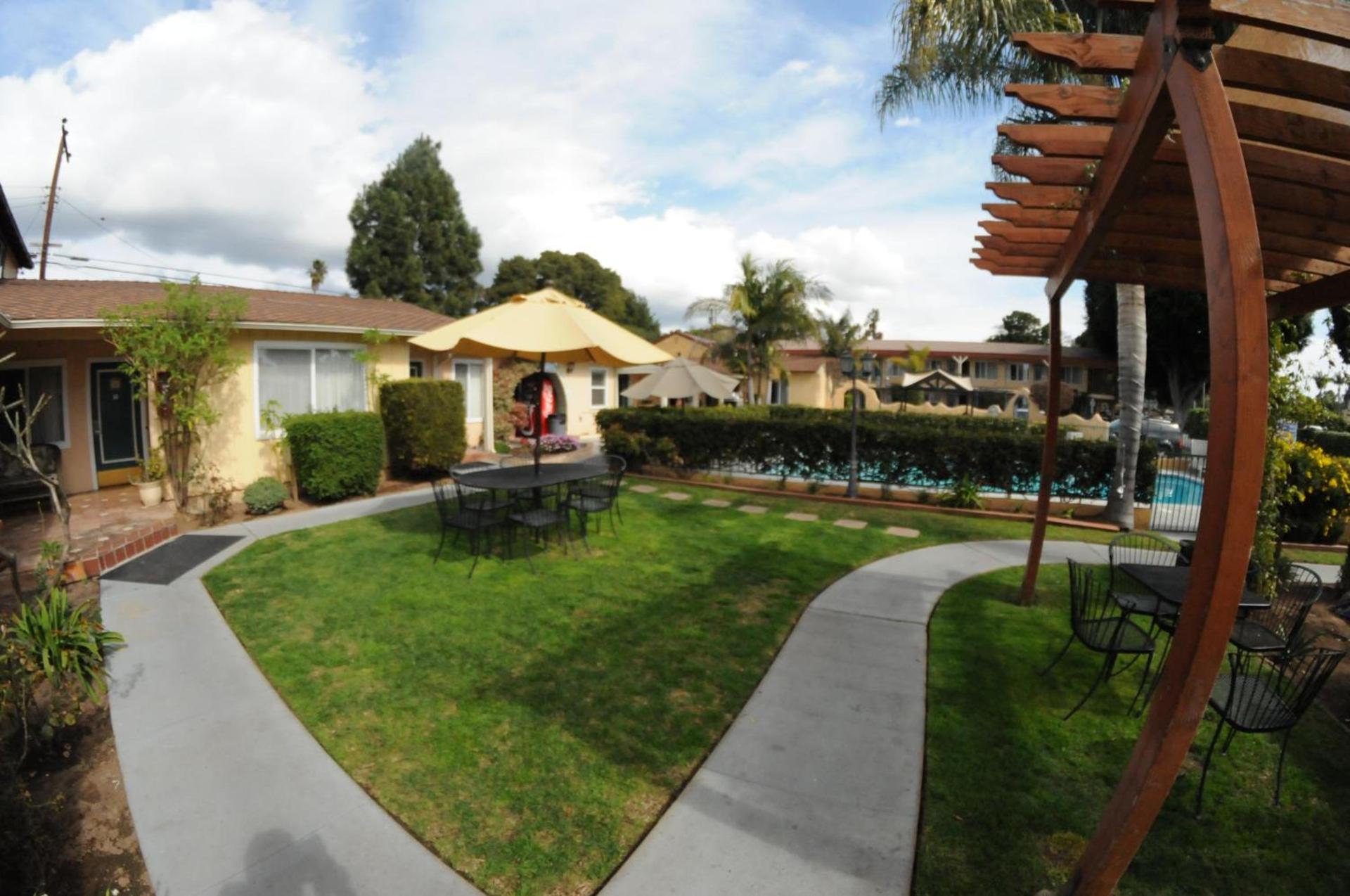 Oasis Inn and Suites photo 52