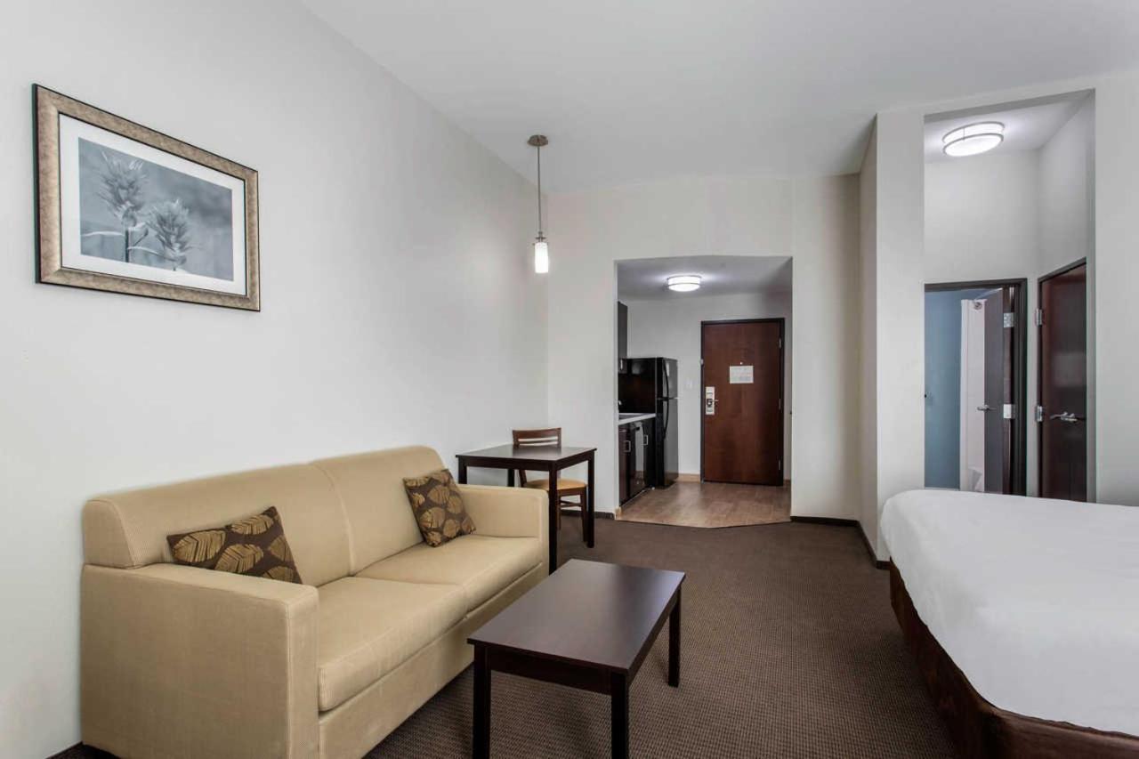 MainStay Suites Big Spring North I-20 photo 9