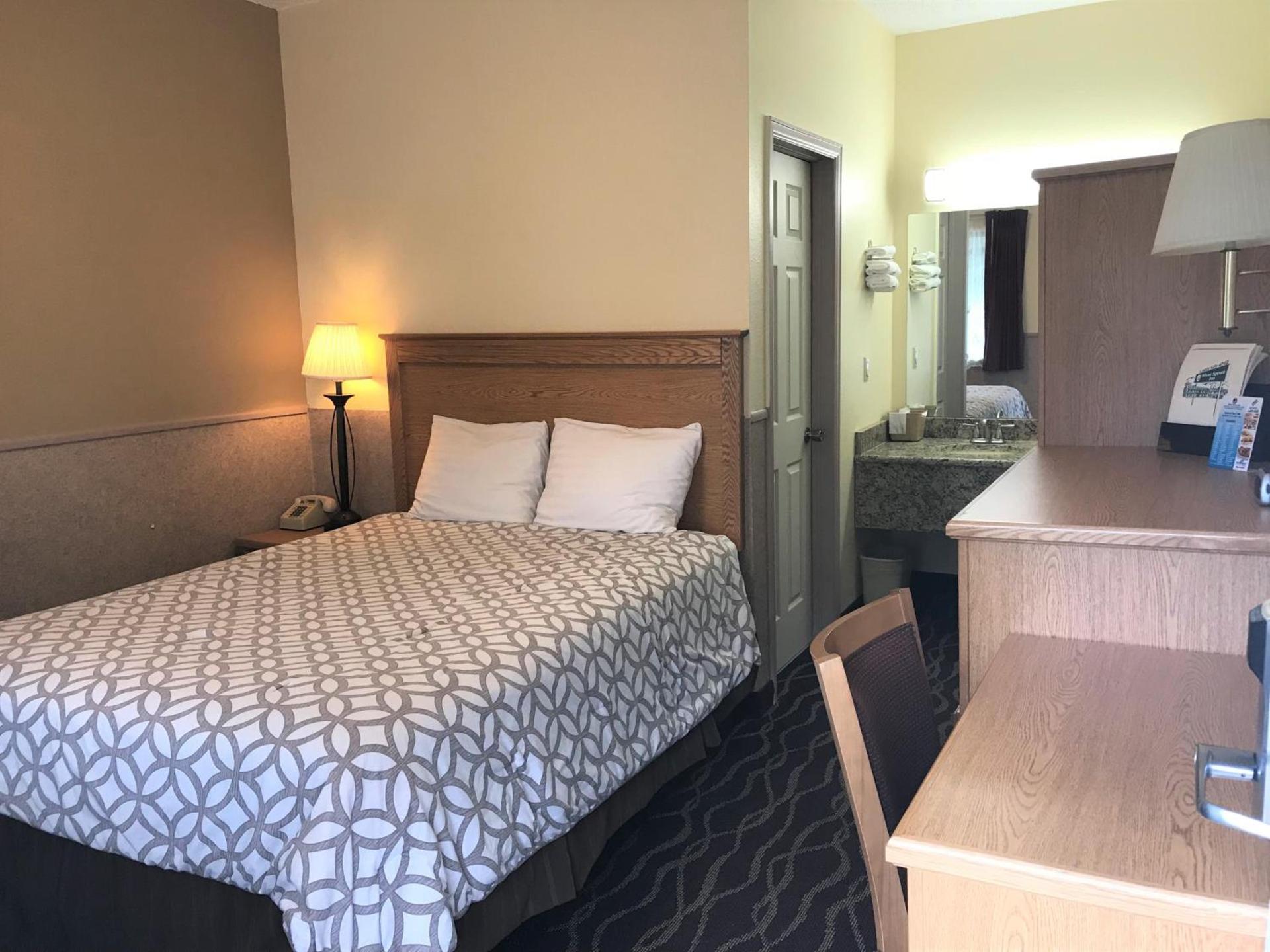 Silver Spruce Inn photo 44