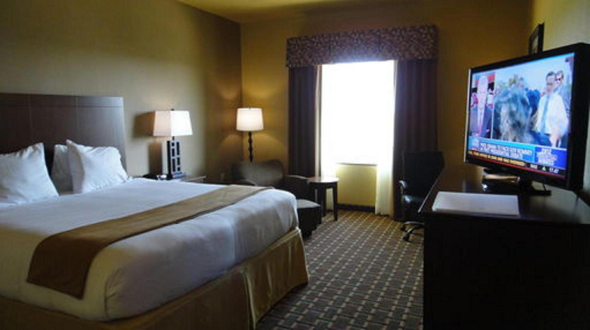 Holiday Inn Express & Suites George West by IHG photo 3