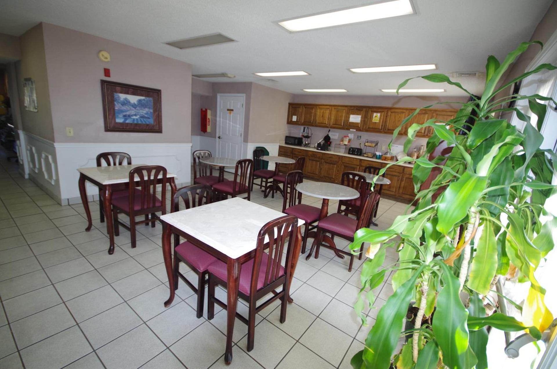 American Motel - Lenoir photo 2