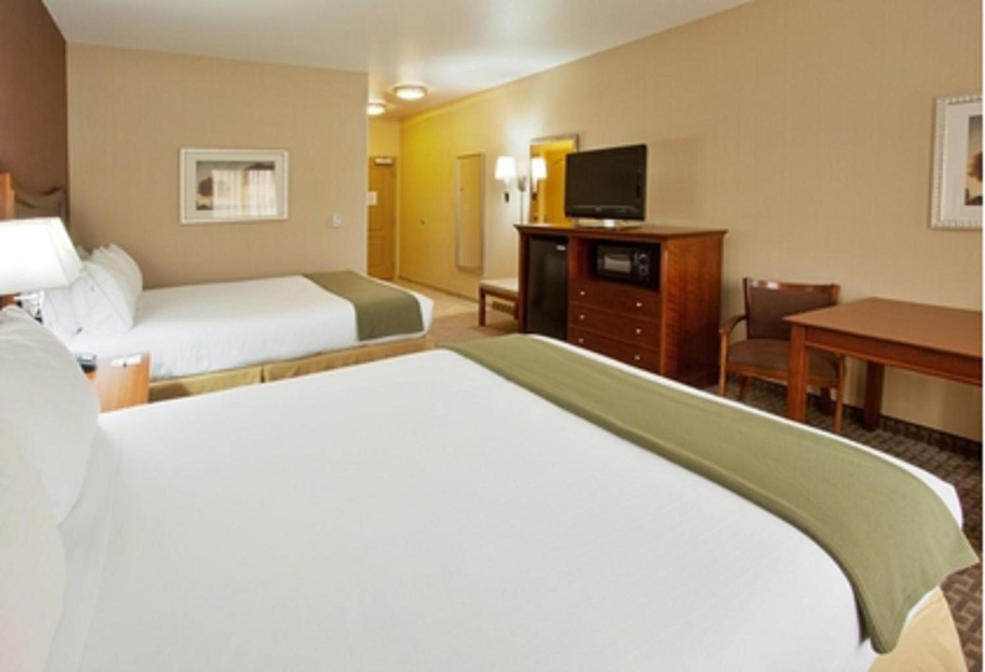 Holiday Inn Express Hotel & Suites Willows by IHG photo 4