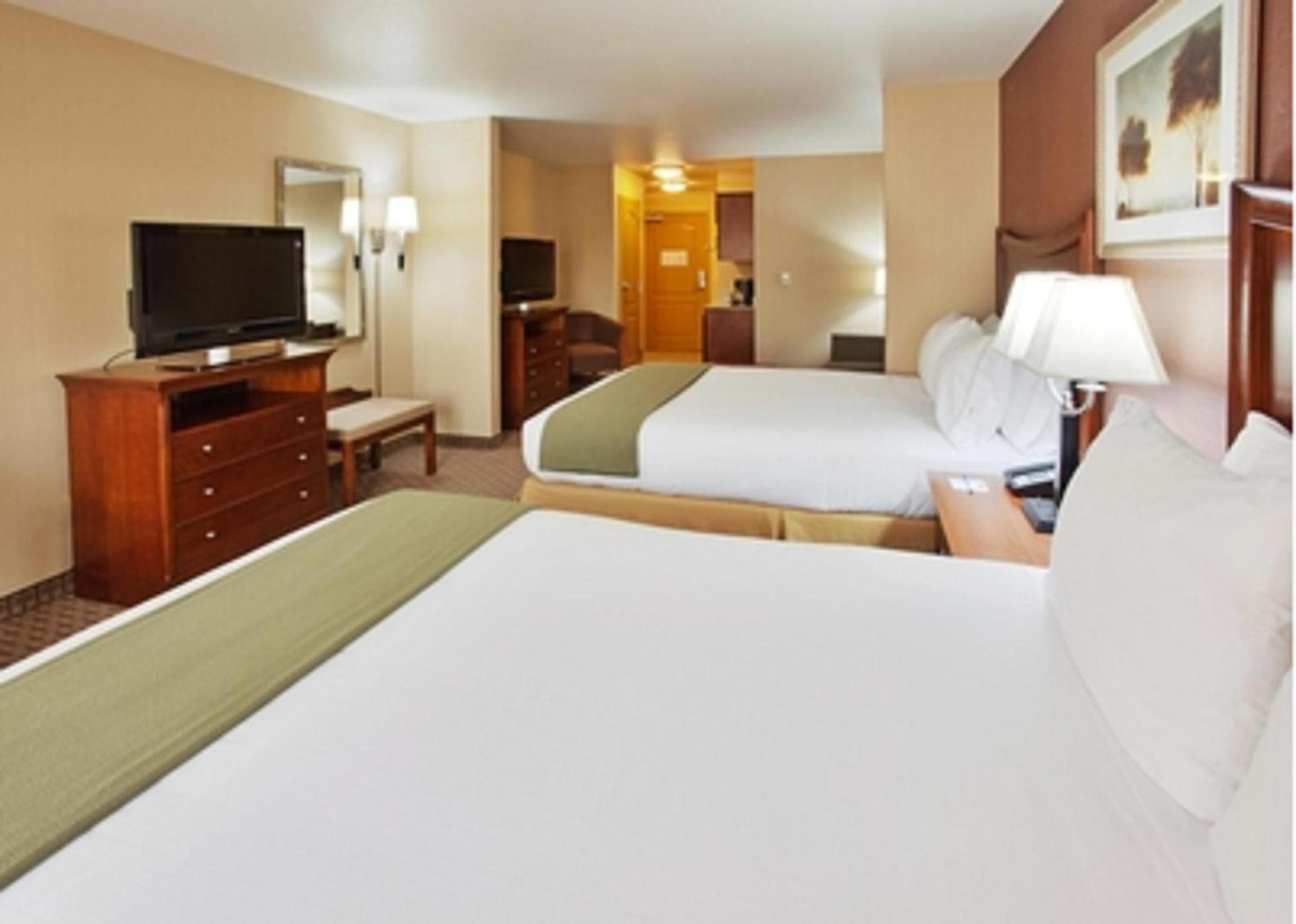 Holiday Inn Express Hotel & Suites Willows by IHG photo 5