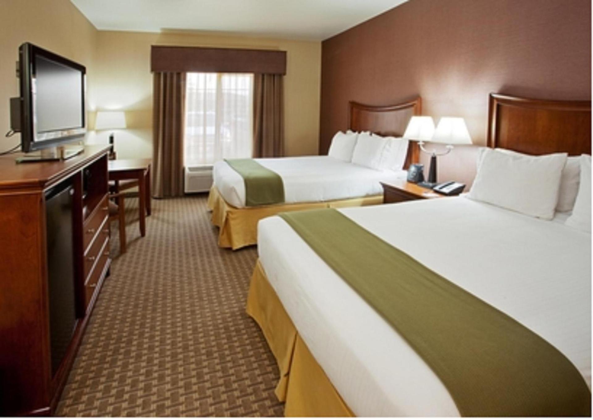 Holiday Inn Express Hotel & Suites Willows by IHG photo 14