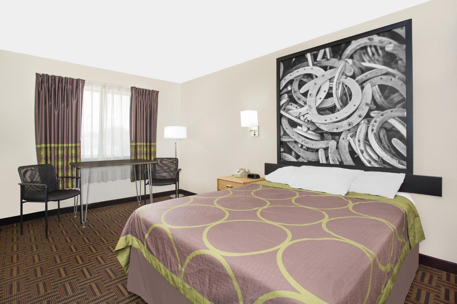 Super 8 by Wyndham Bloomfield photo 30