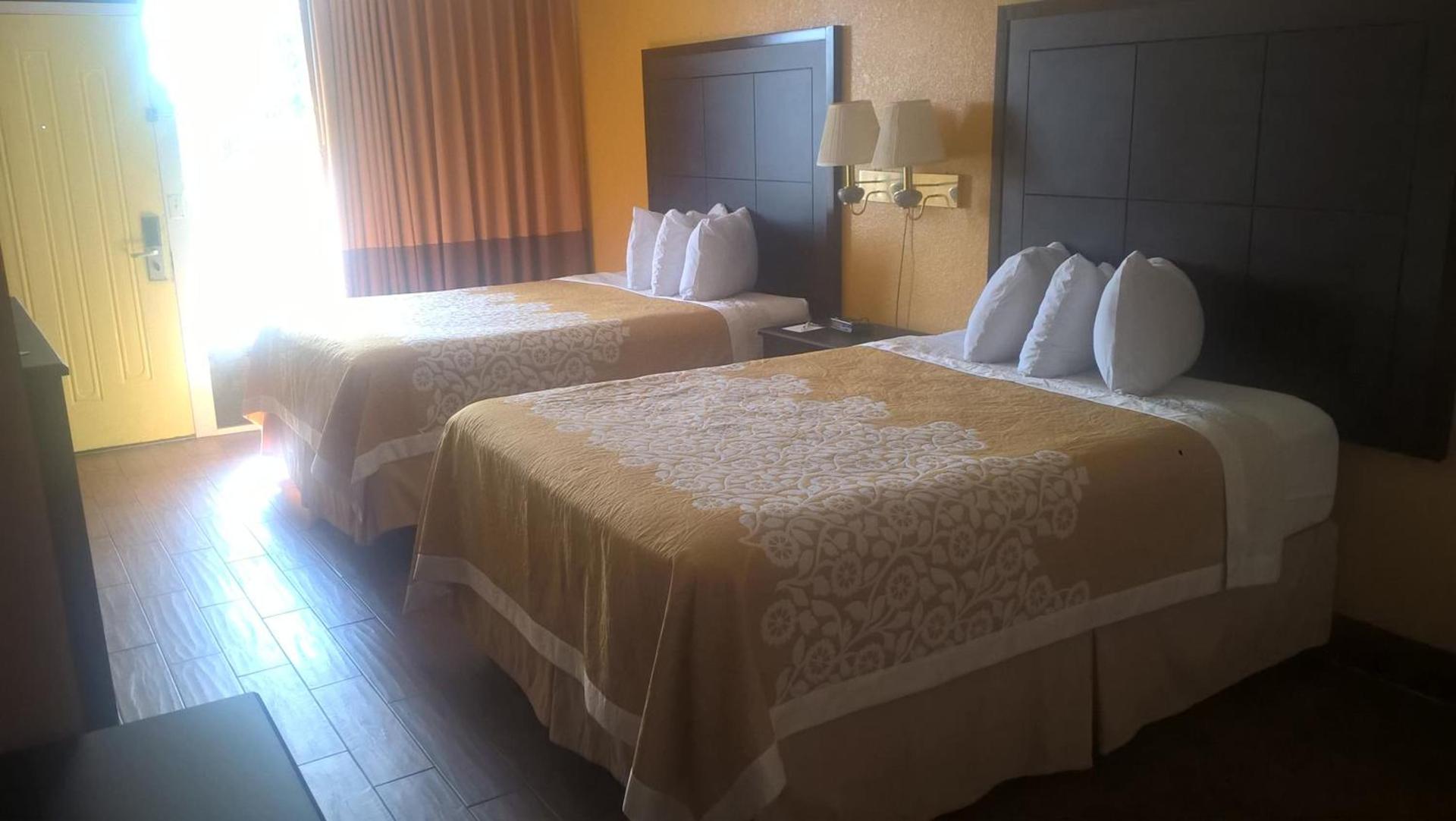 Days Inn & Suites by Wyndham Port Richey photo 27