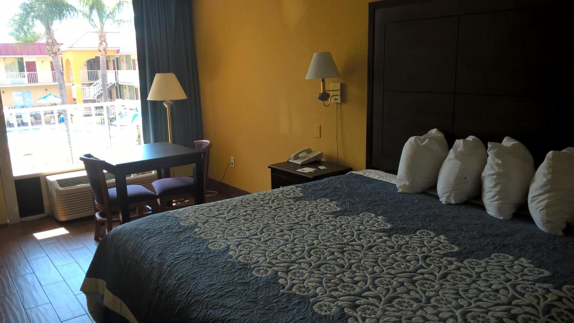 Days Inn & Suites by Wyndham Port Richey photo 20