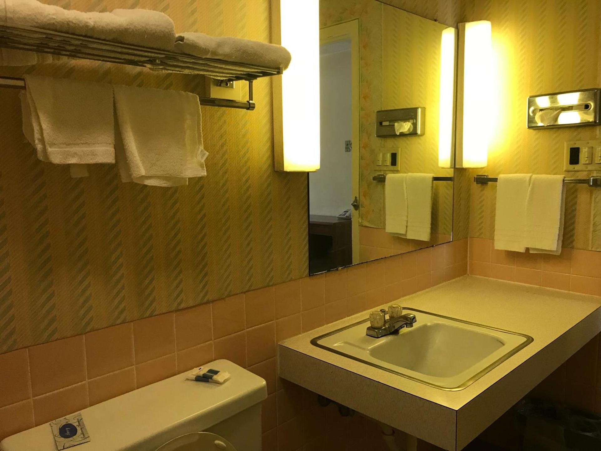 Allenwood Motel photo 14