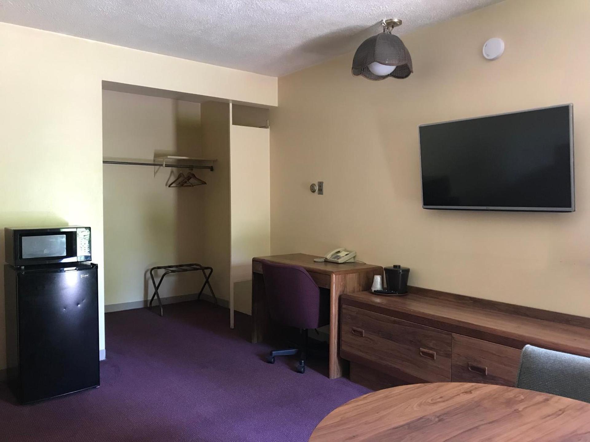 Allenwood Motel photo 19