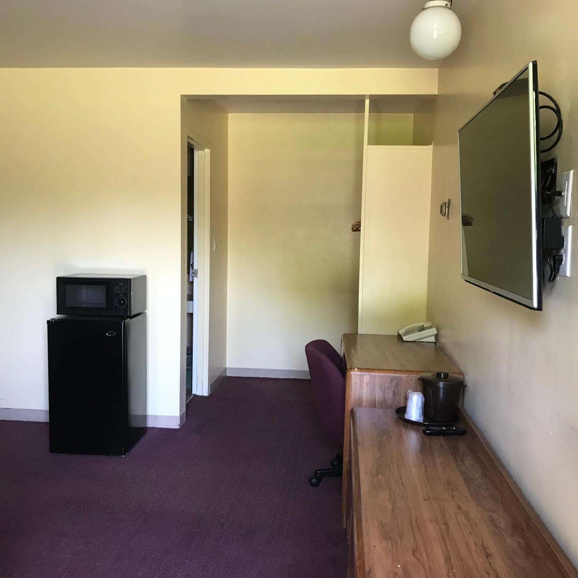 Allenwood Motel photo 11