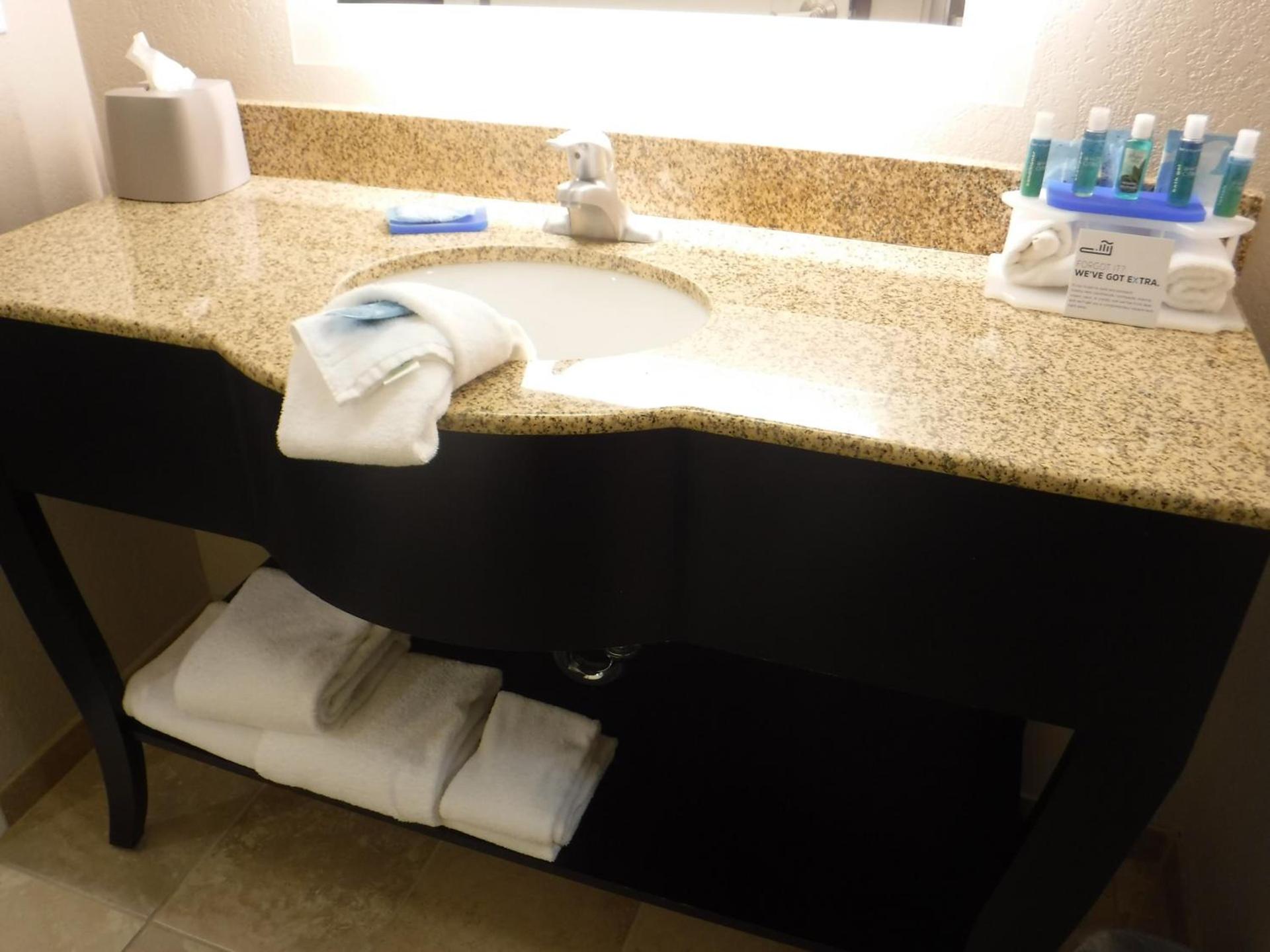 Holiday Inn Express West Jefferson by IHG photo 3