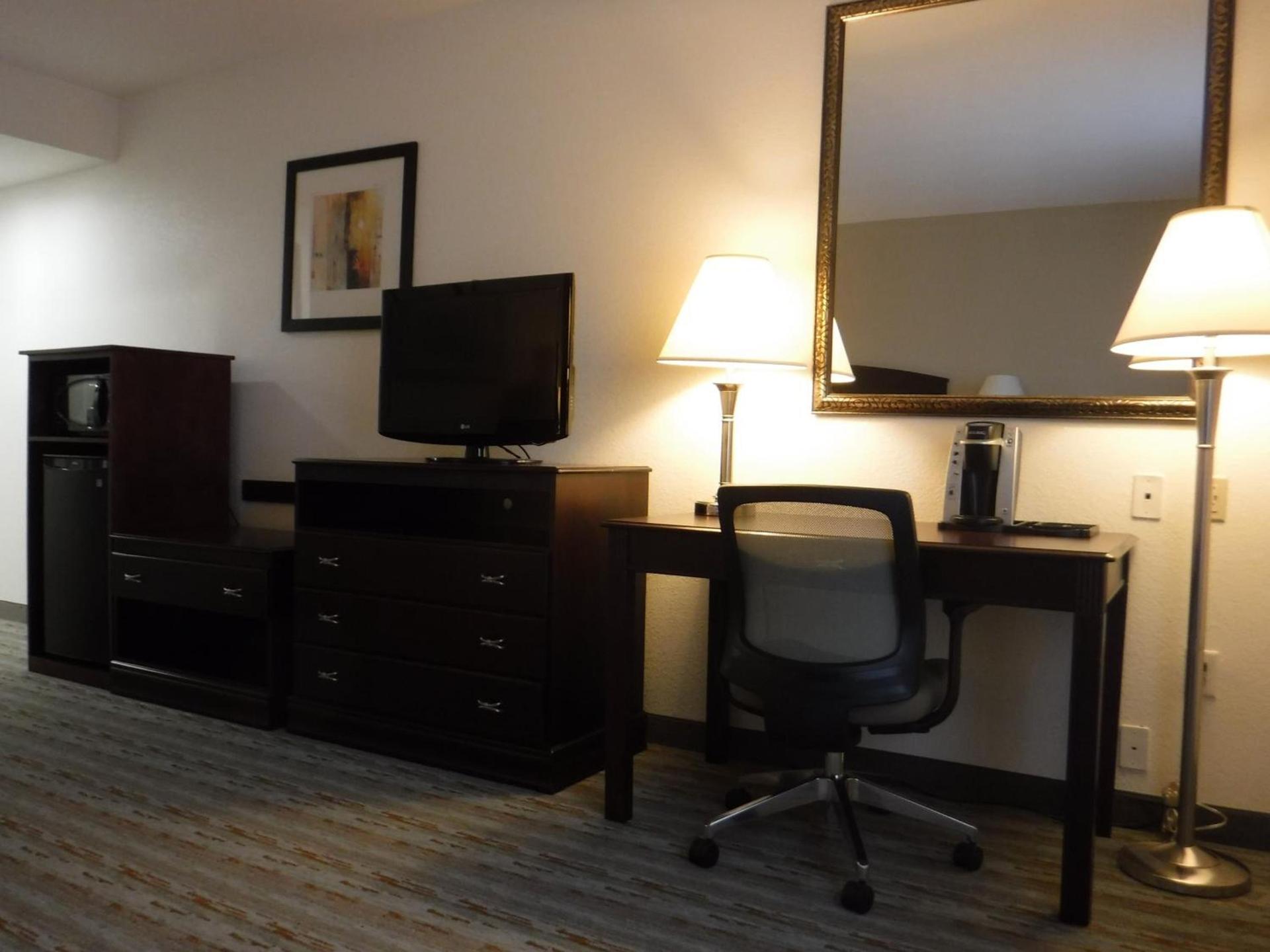 Holiday Inn Express West Jefferson by IHG photo 8