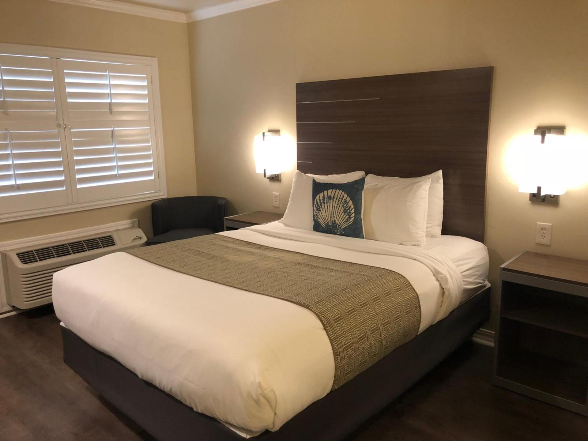 El Castell Motel photo 16