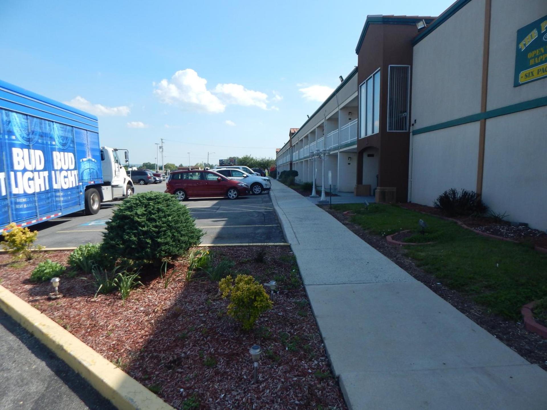 Days Inn By Wyndham Carlisle North photo 54