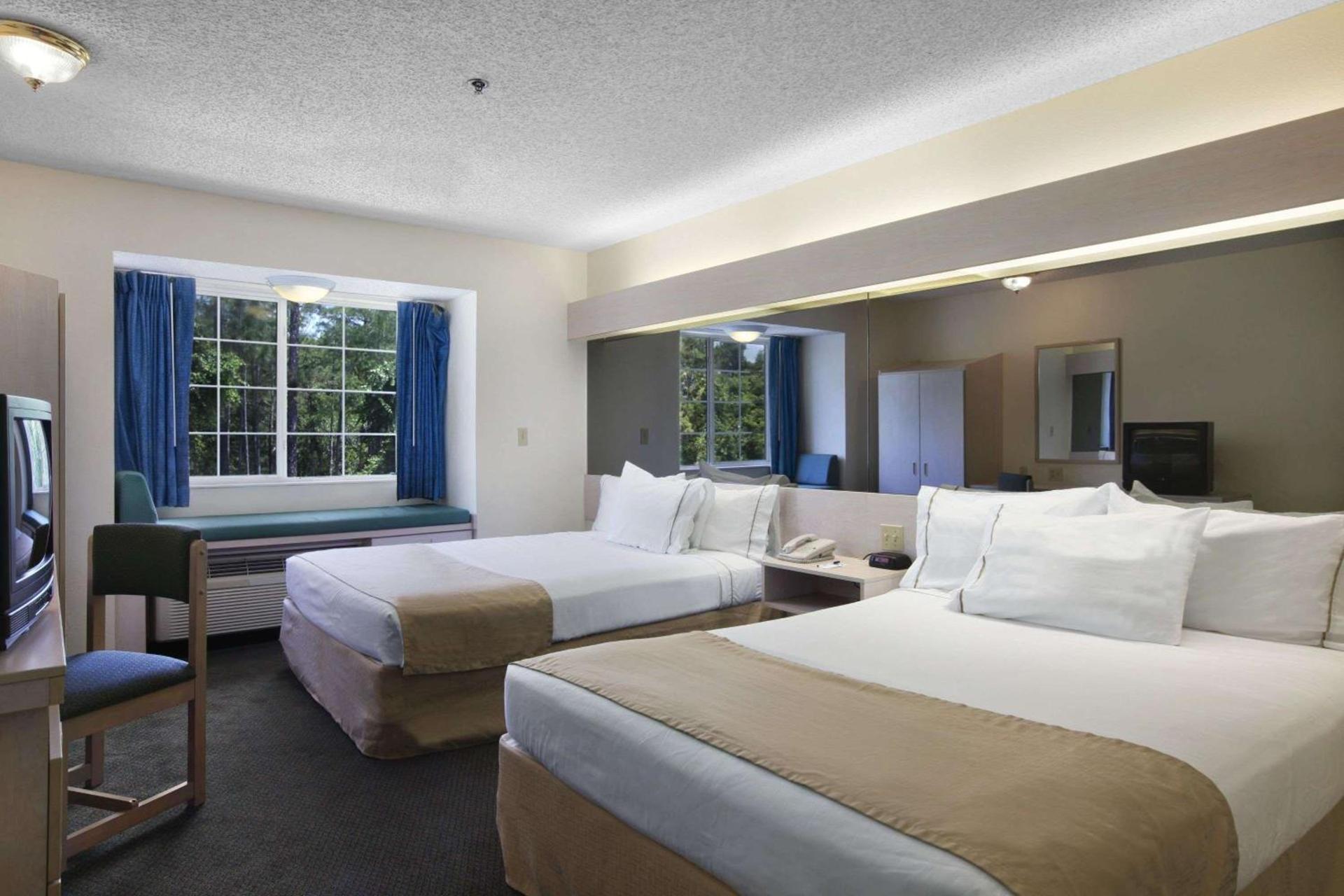 Microtel Inn & Suites by Wyndham Palm Coast I-95 photo 36