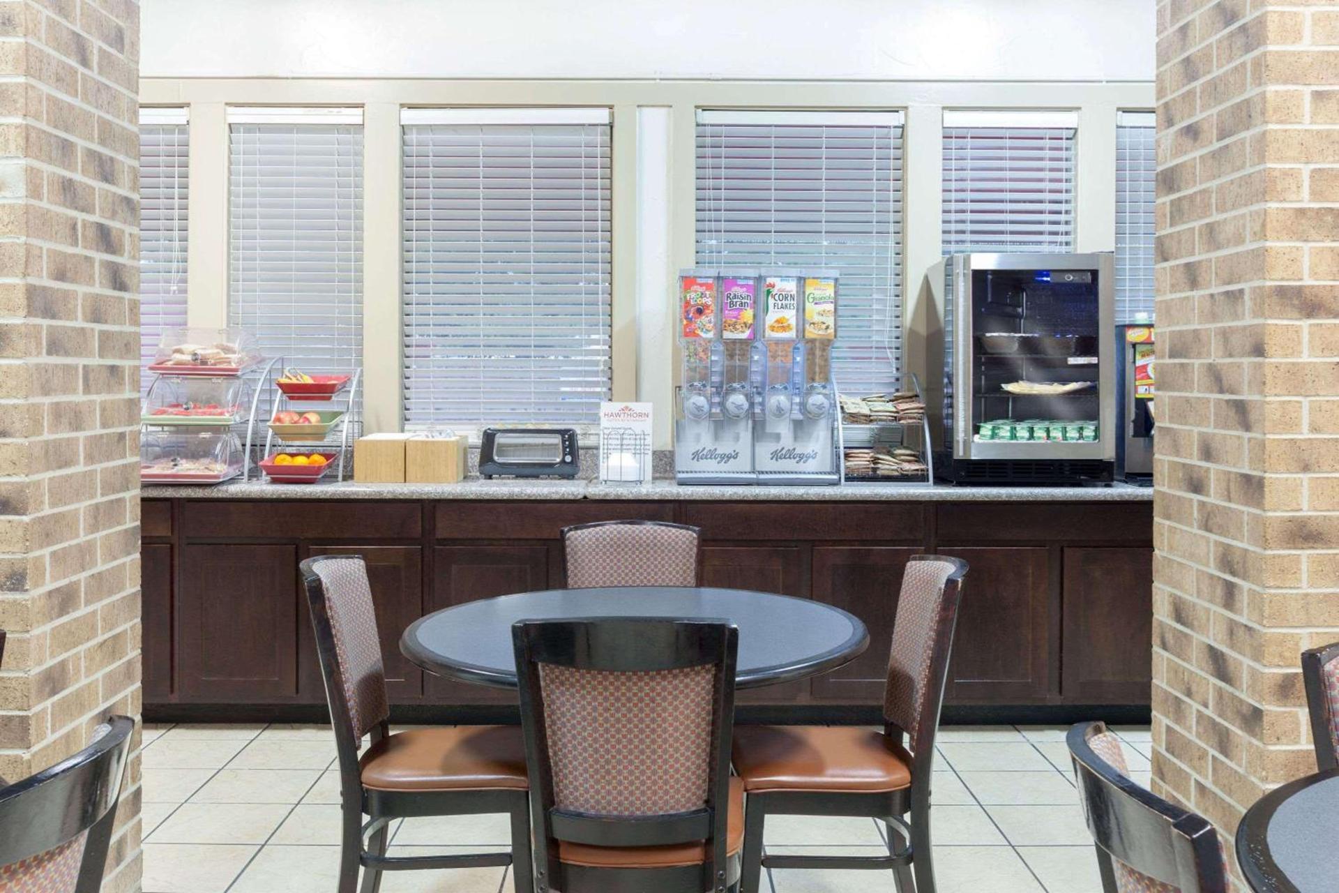 Hawthorn Extended Stay by Wyndham Richardson photo 11