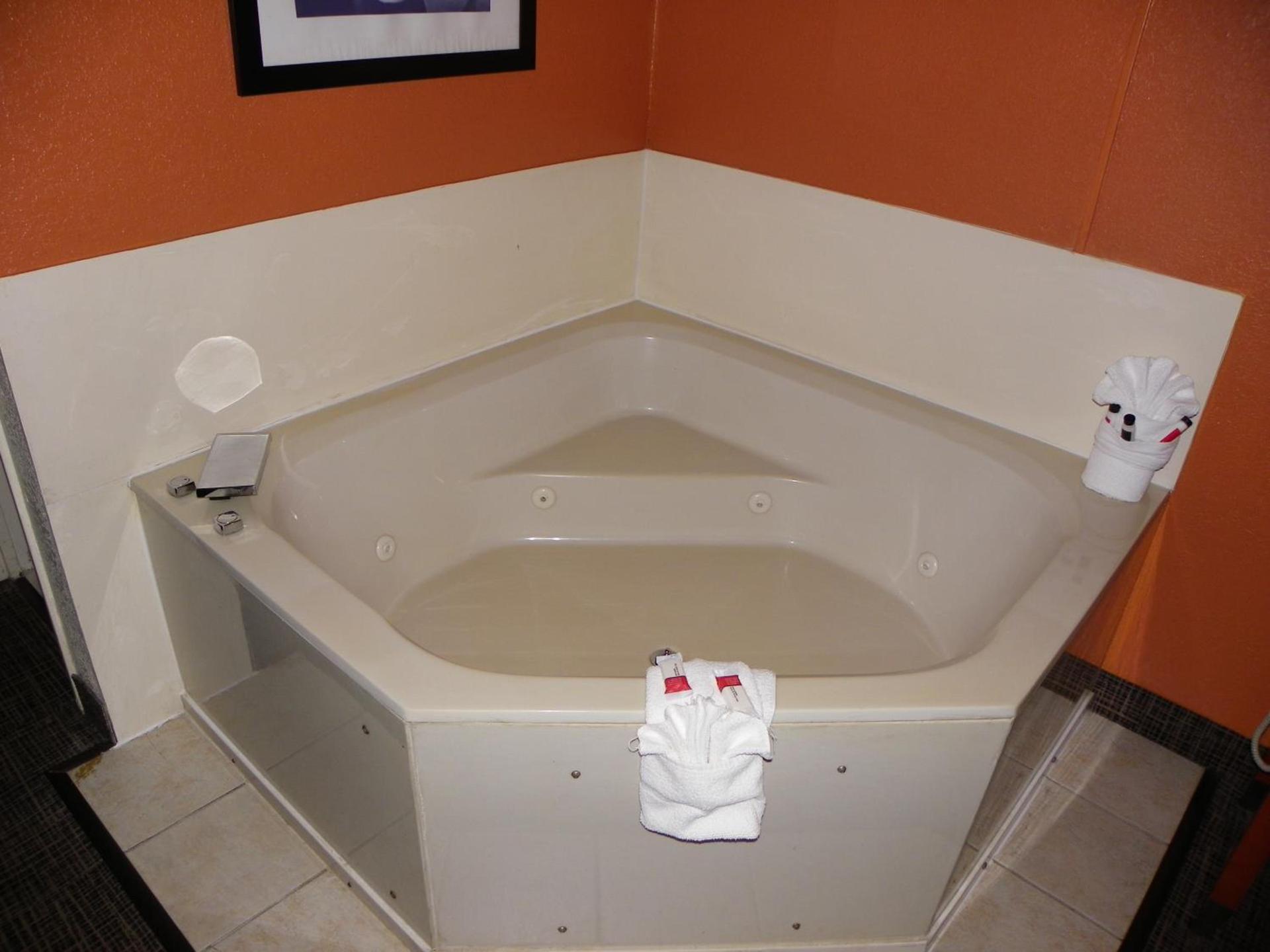 Days Inn by Wyndham Dalton photo 19
