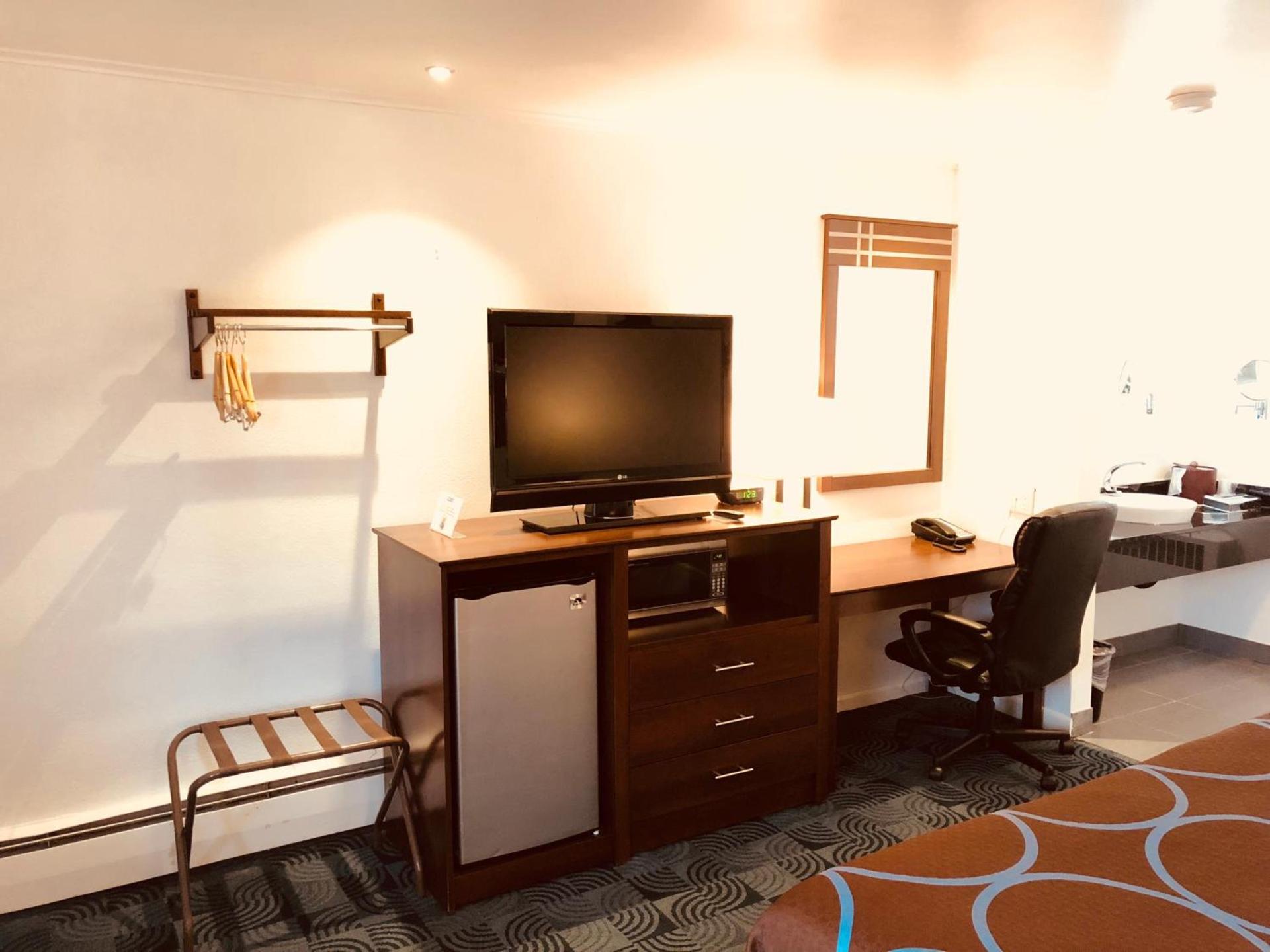 Berkshire Inn photo 23