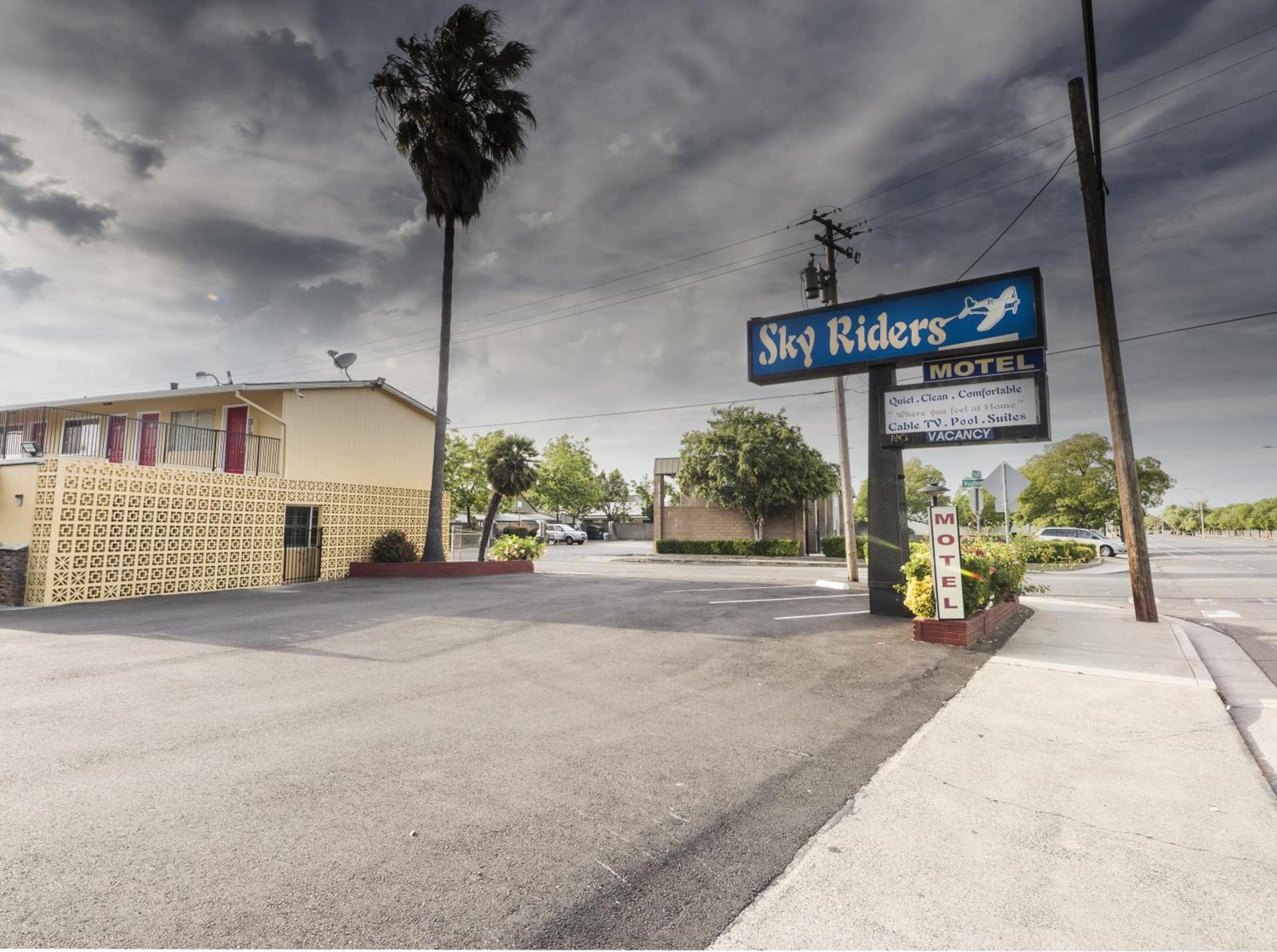 Sky Riders Motel photo 1