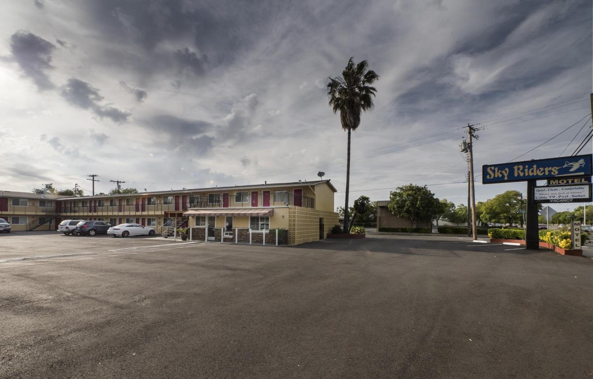 Sky Riders Motel photo 3