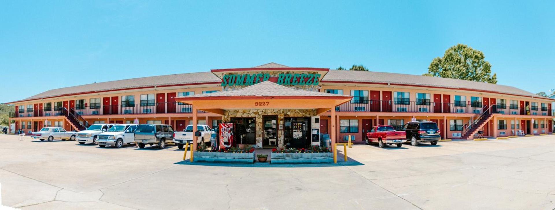 Summer Breeze Motel photo 1