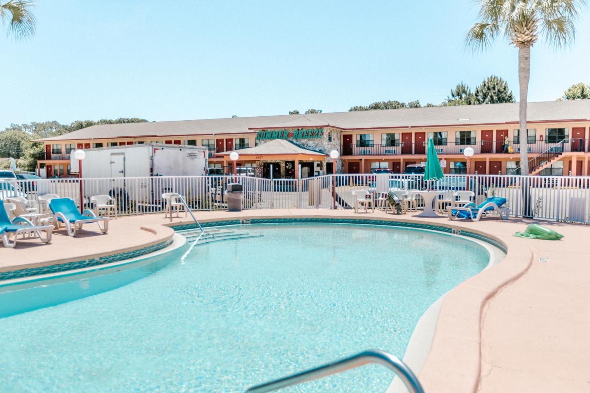 Summer Breeze Motel photo 3
