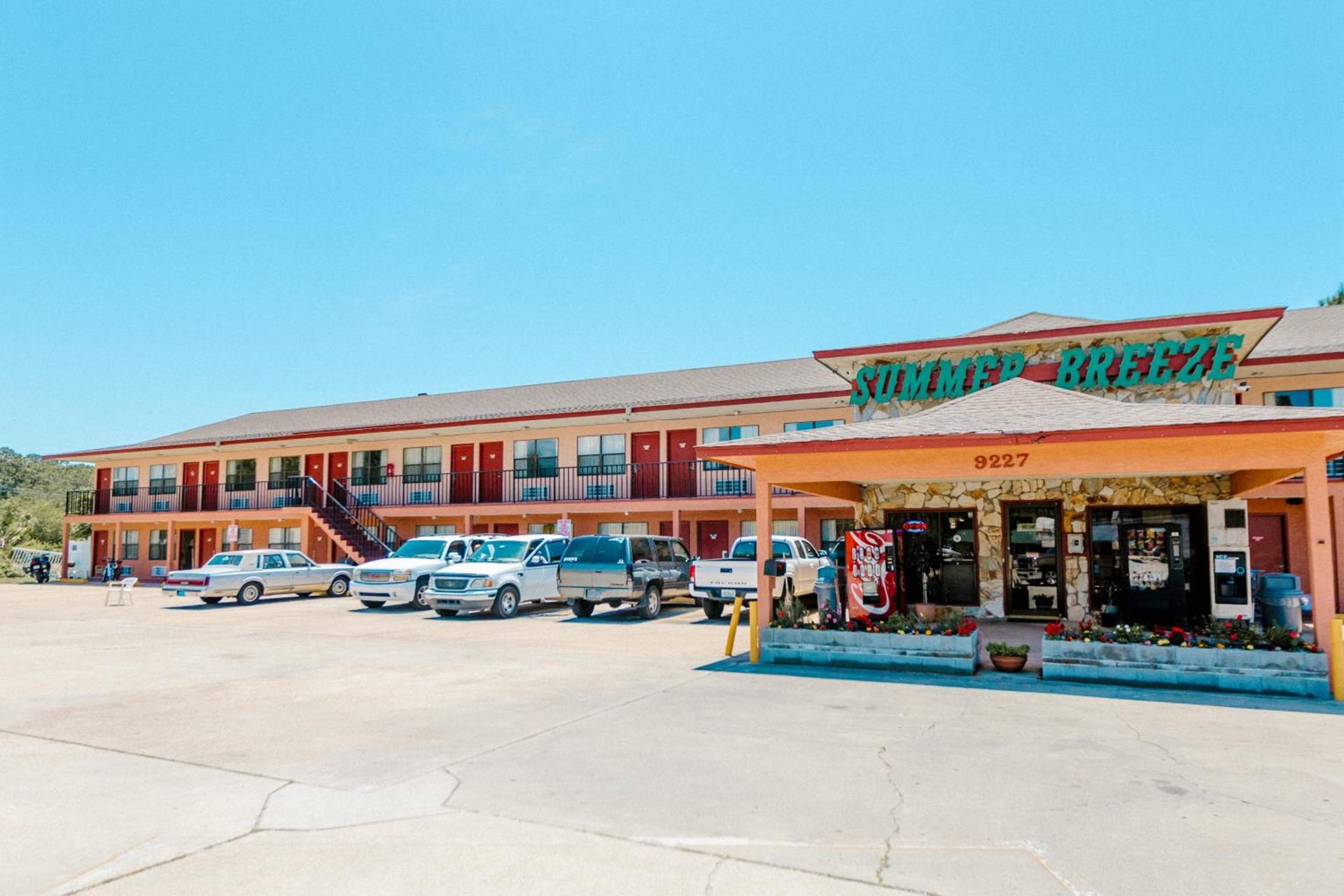 Summer Breeze Motel photo 9