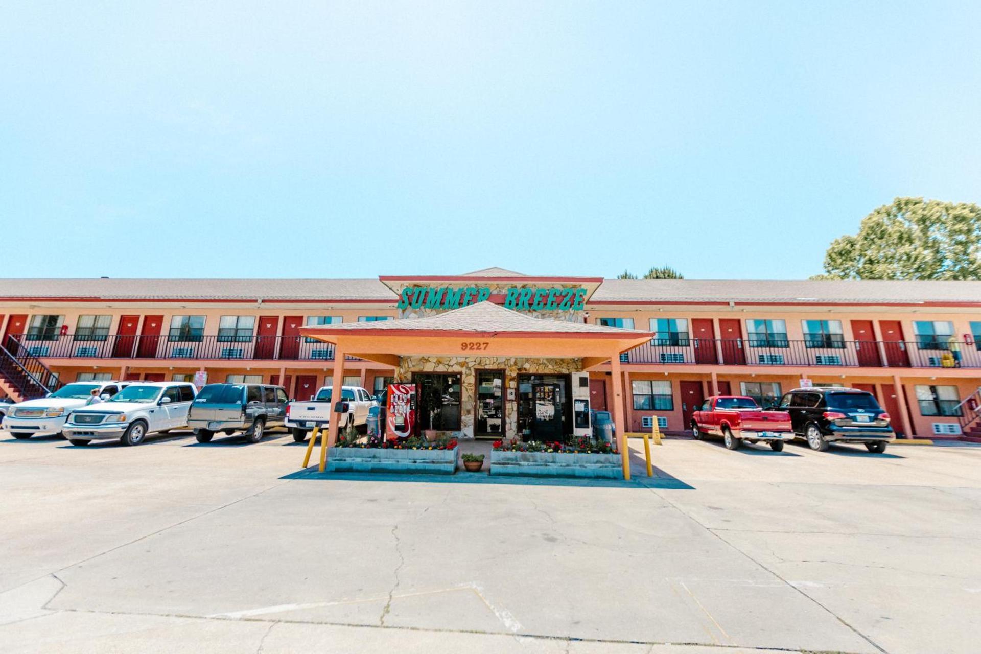 Summer Breeze Motel photo 10