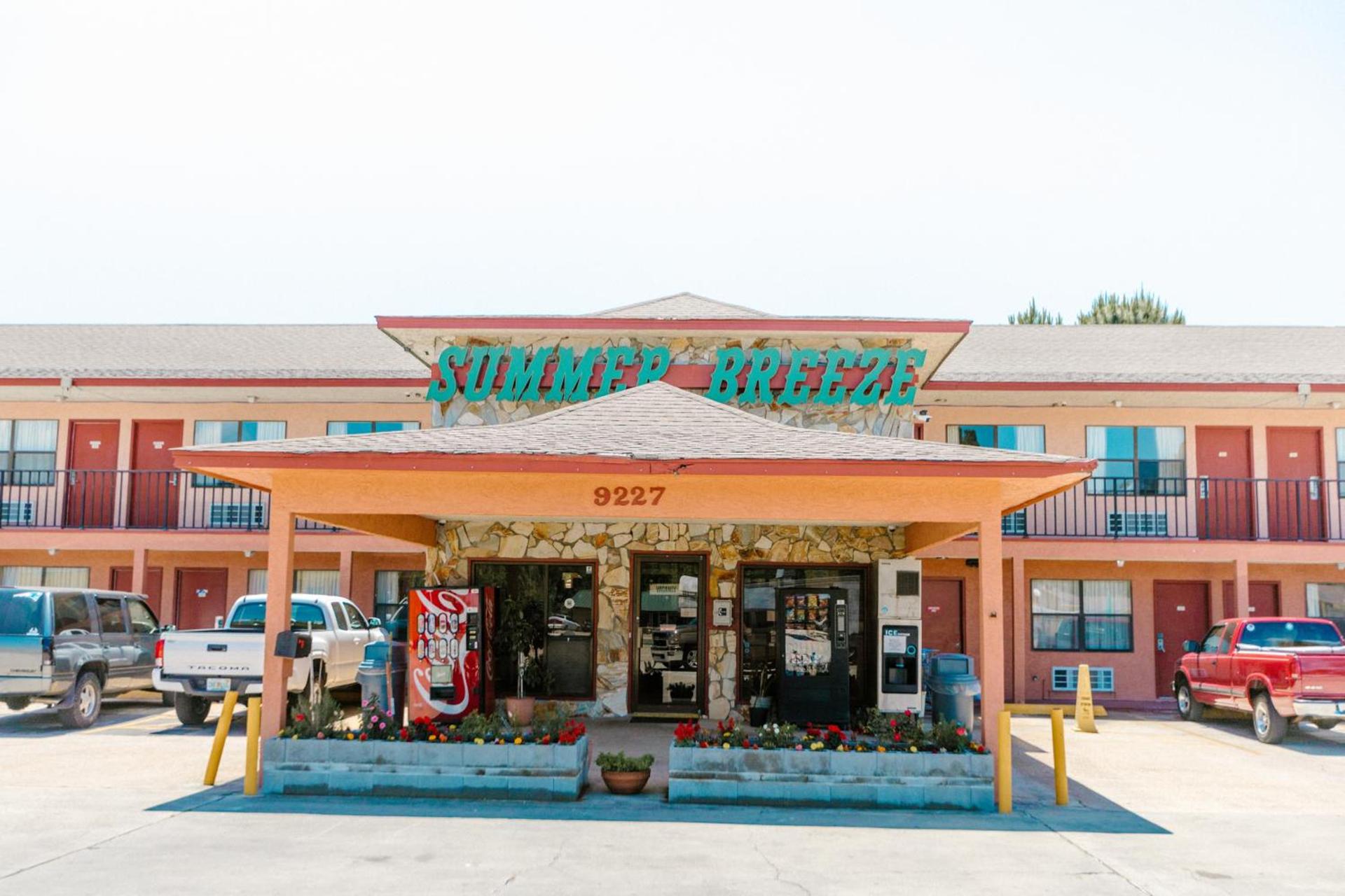 Summer Breeze Motel photo 11