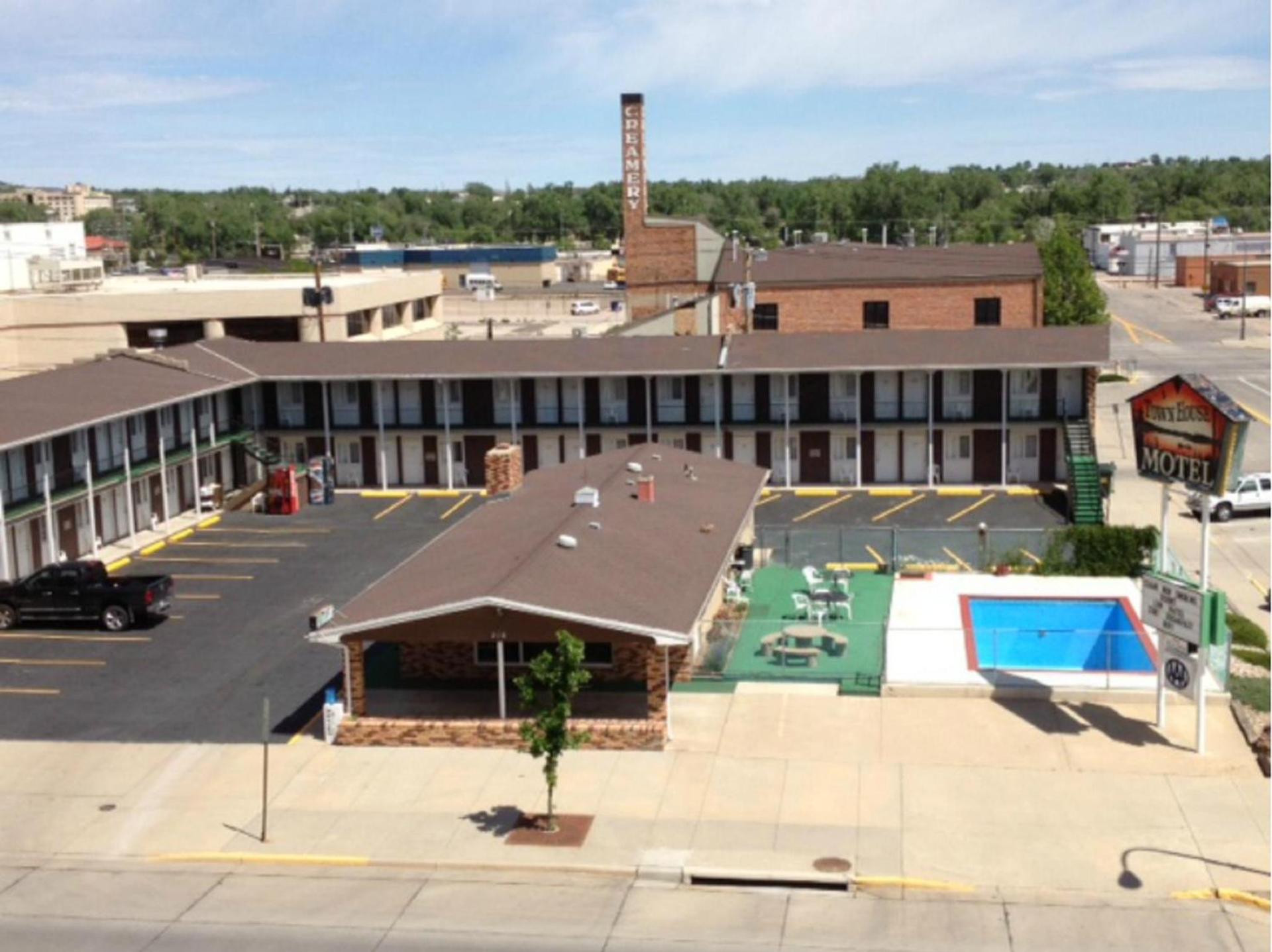 Town House Motel photo 1