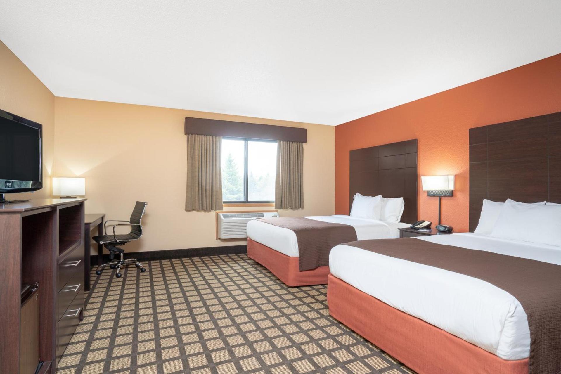 Baymont by Wyndham Lakeville photo 15