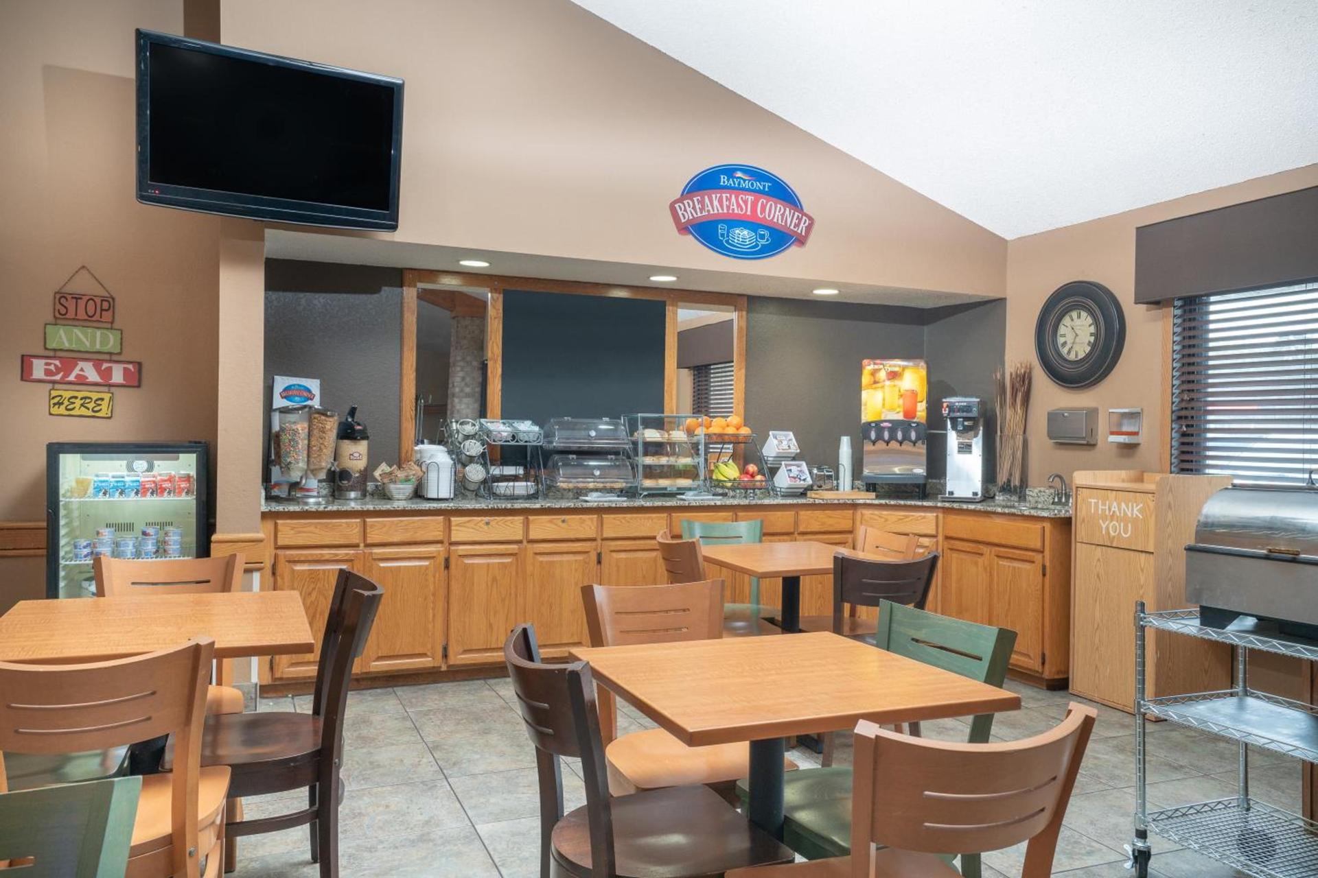 Baymont by Wyndham Lakeville photo 6
