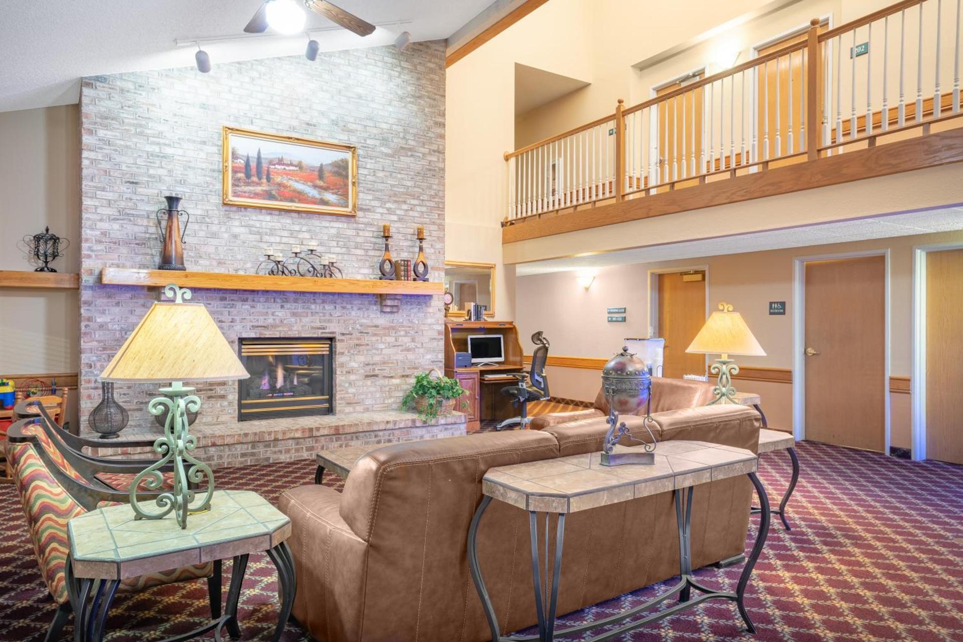 Baymont by Wyndham Lakeville photo 5