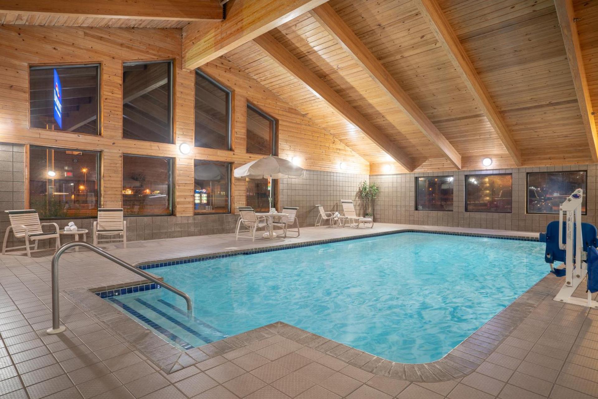 Baymont by Wyndham Lakeville photo 3