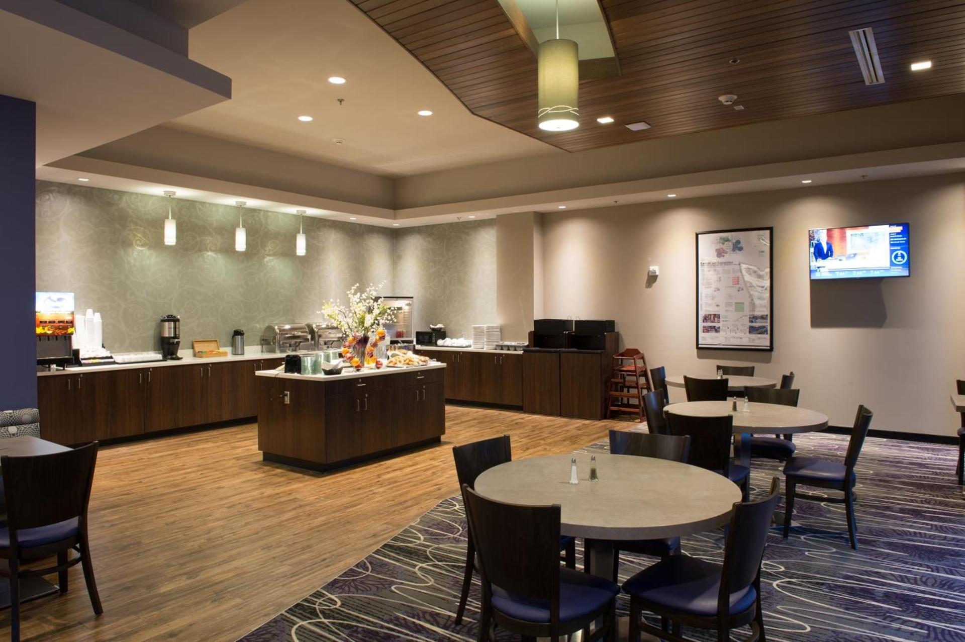 Bluemont Hotel photo 37
