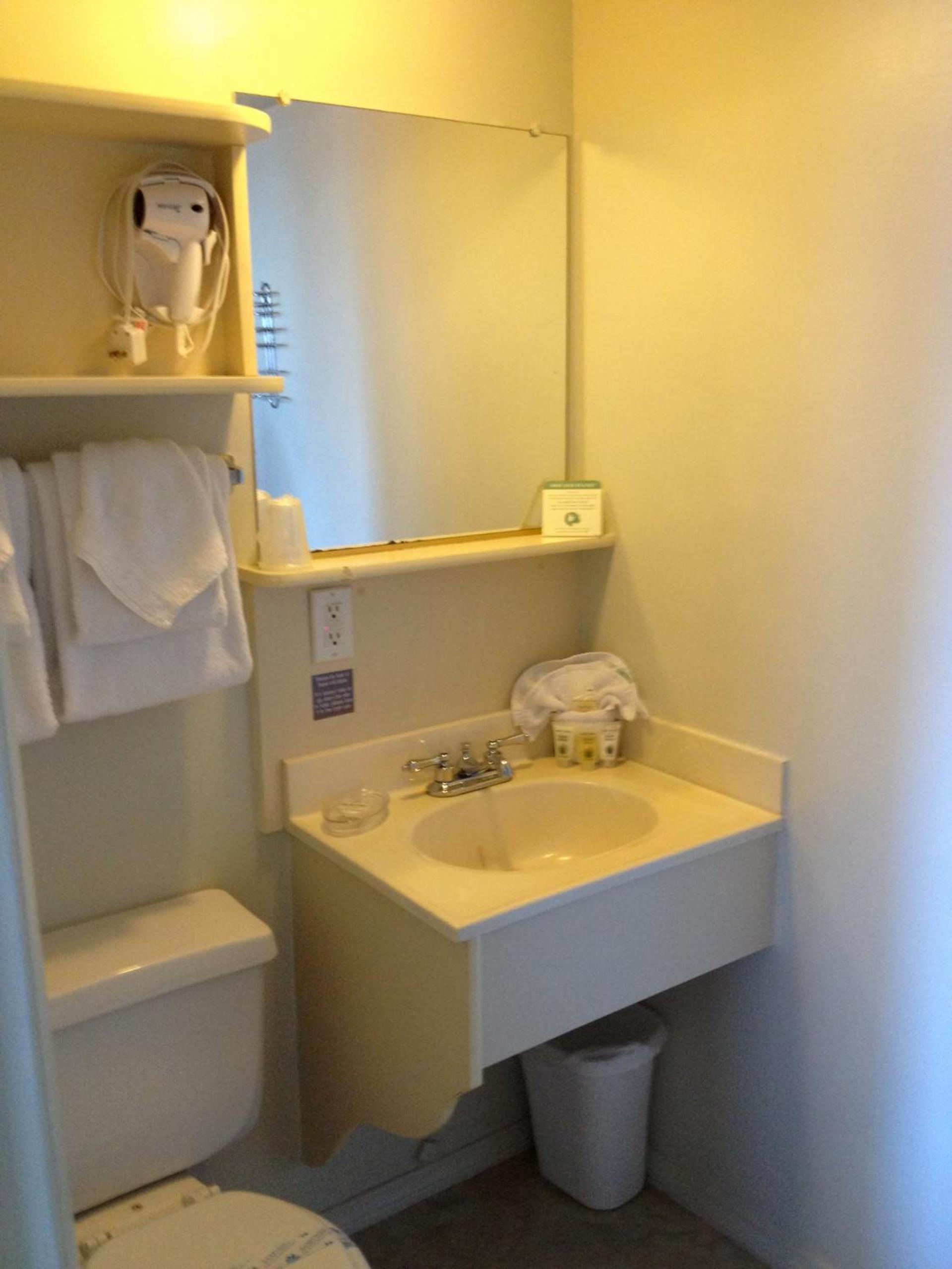 Bayfront Inn photo 35