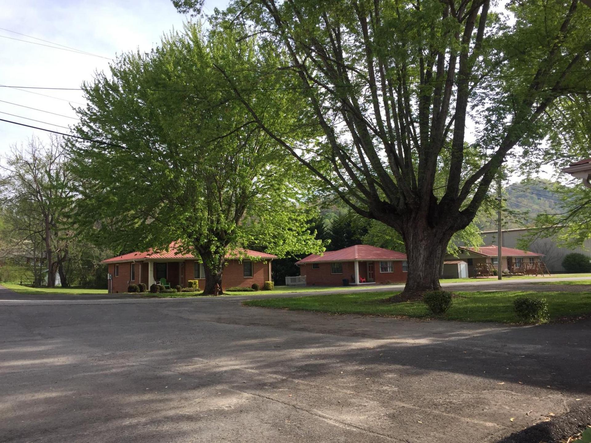Phillips Historic Motel & Cottages photo 68