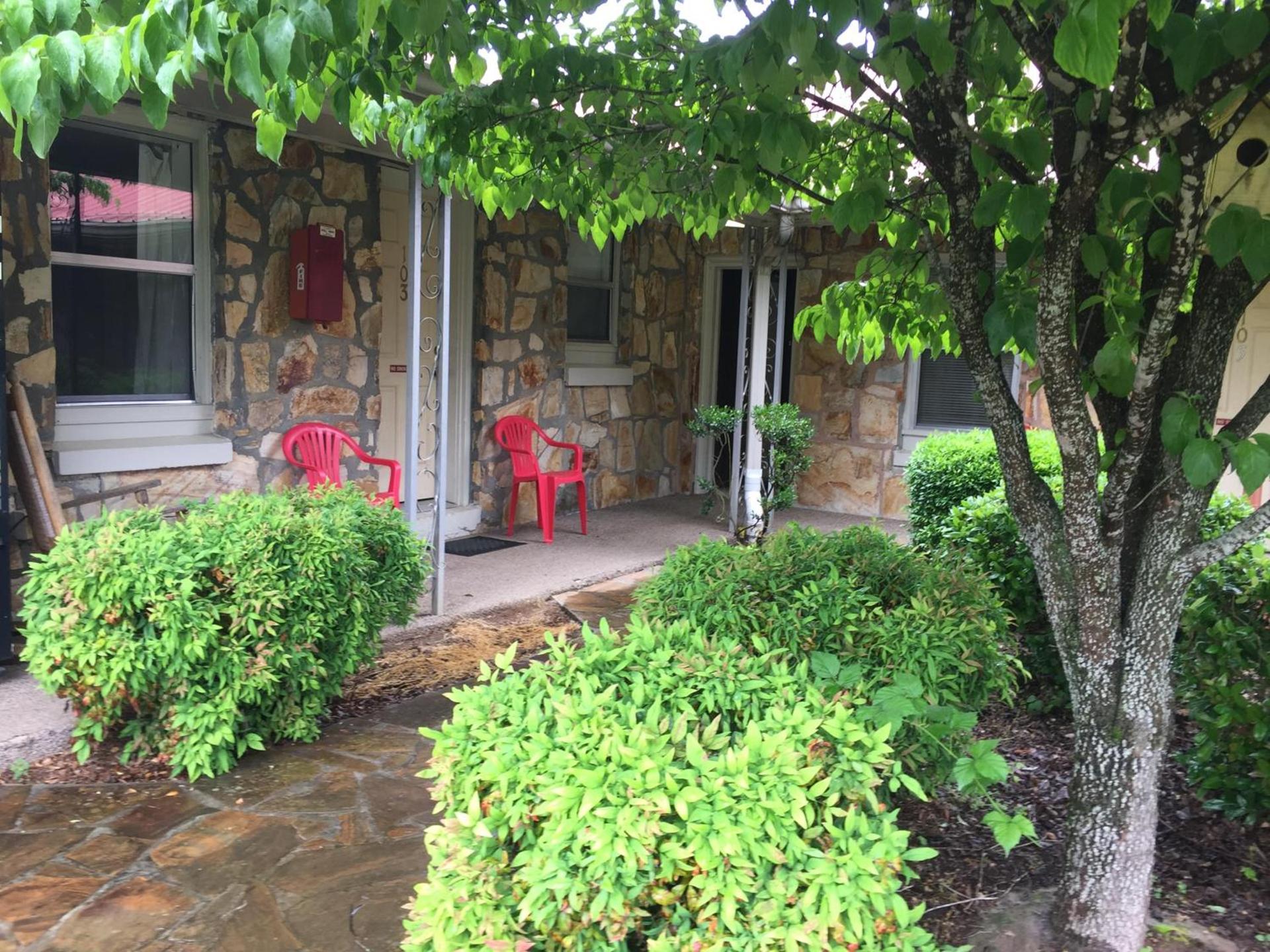 Phillips Historic Motel & Cottages photo 35