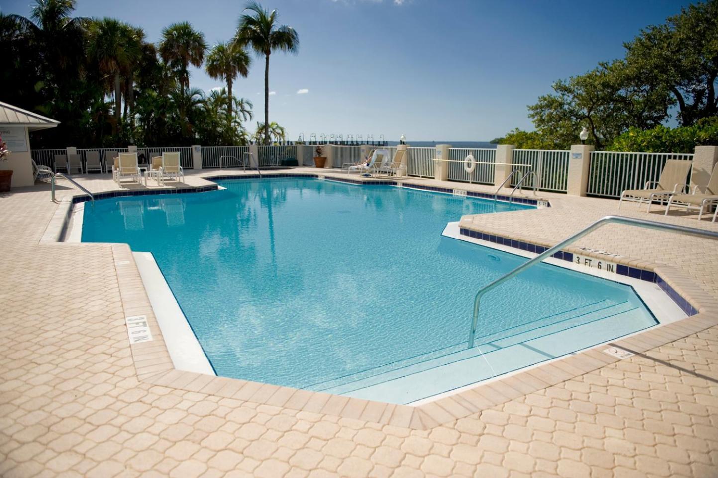 Resort Harbour Properties - Fort Myers / Sanibel Gateway photo 14