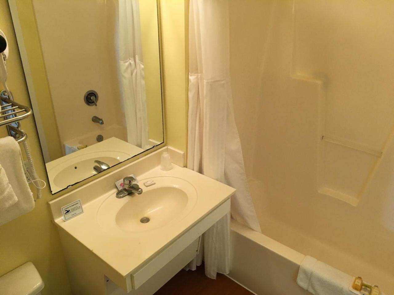 Topsail Shores Inn photo 15