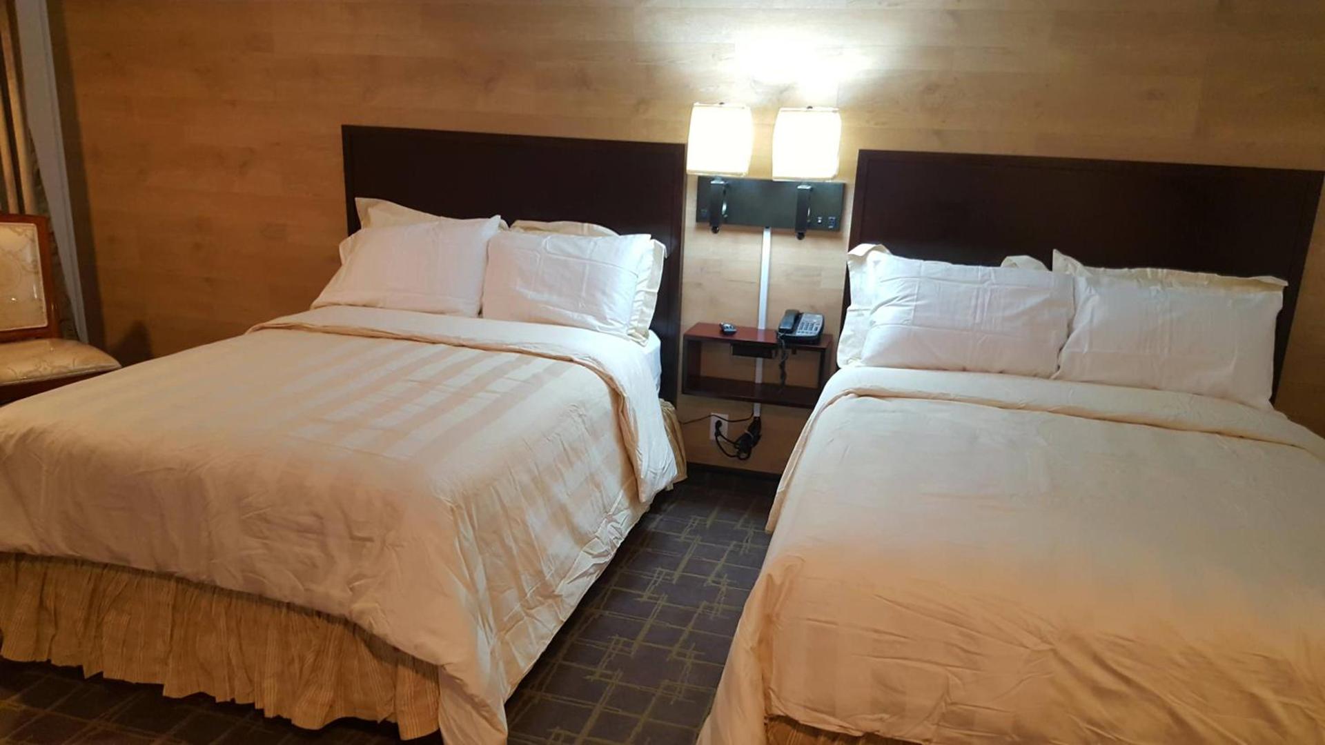 Stucco Lodge photo 5