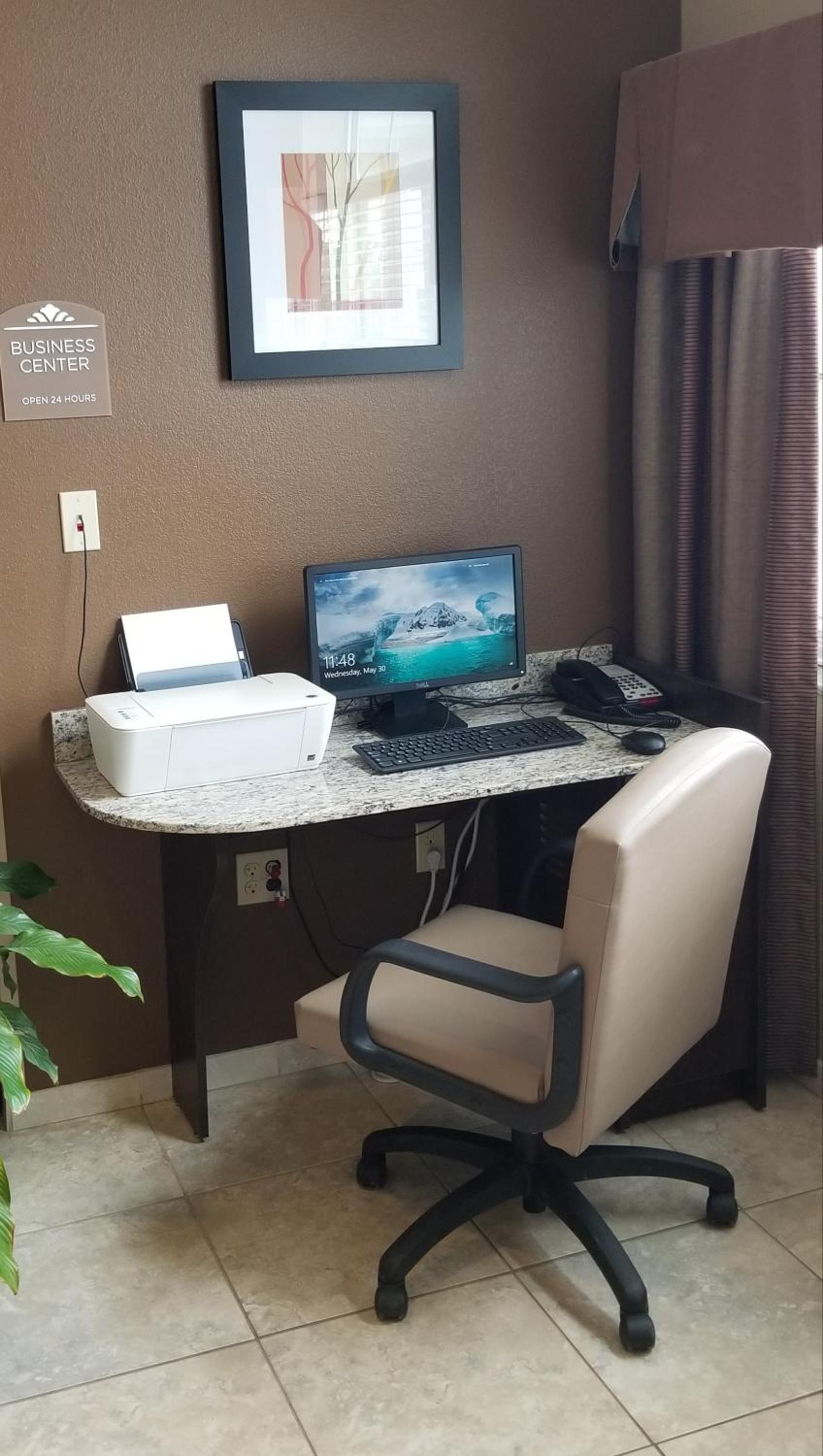 Microtel Inn & Suites by Wyndham Cambridge photo 18